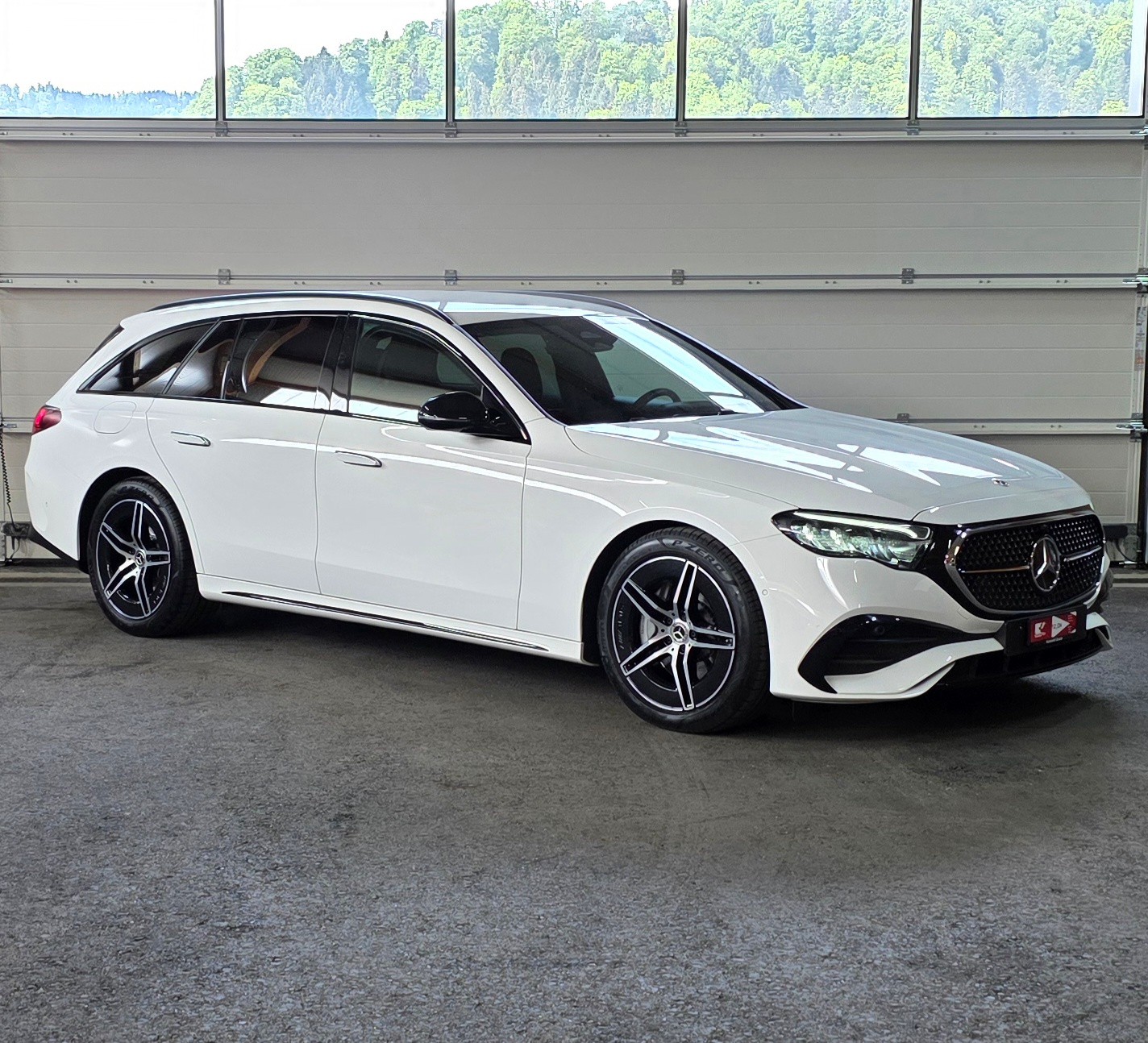 MERCEDES-BENZ E 220 d AMG-Line 9G-Tronic *ACC*Laneassist*Ambientebeleuchtung*CarPlay/AndroidAuto*Sitzheizung*Anhängerkupplung*-image-6
