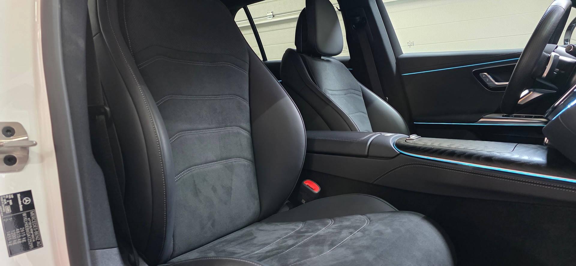 MERCEDES-BENZ E 220 d AMG-Line 9G-Tronic *ACC*Laneassist*Ambientebeleuchtung*CarPlay/AndroidAuto*Sitzheizung*Anhängerkupplung*-image-23