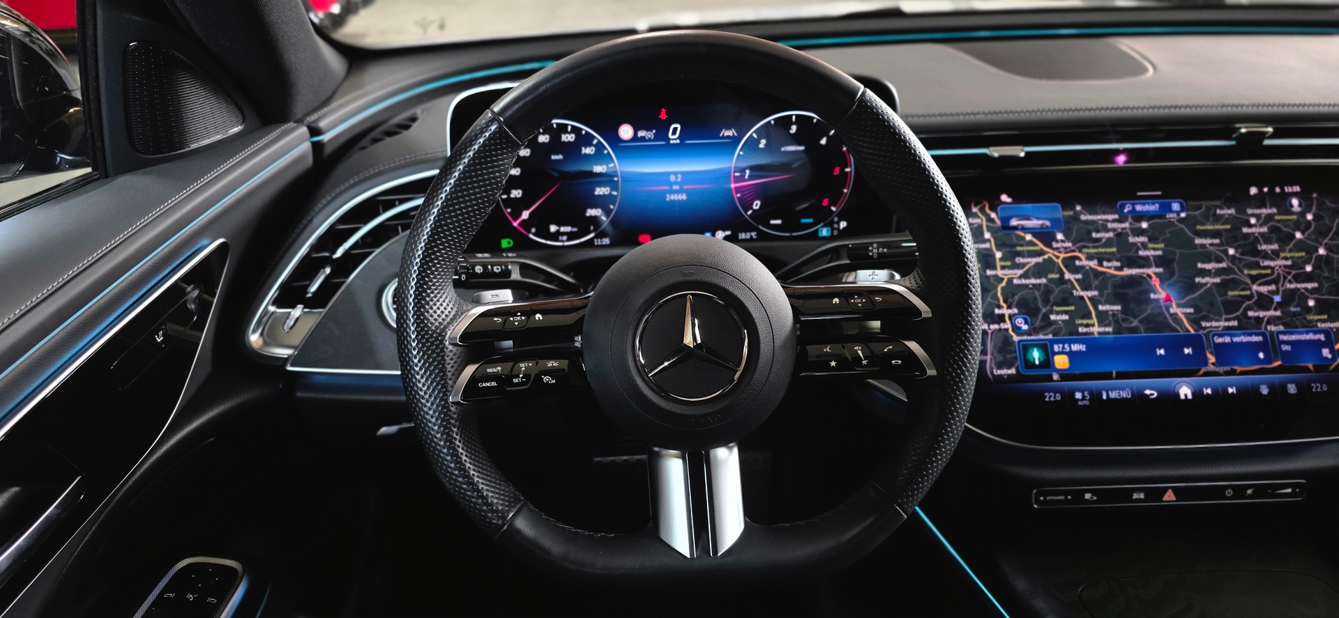 MERCEDES-BENZ E 220 d AMG-Line 9G-Tronic *ACC*Laneassist*Ambientebeleuchtung*CarPlay/AndroidAuto*Sitzheizung*Anhängerkupplung*-image-11