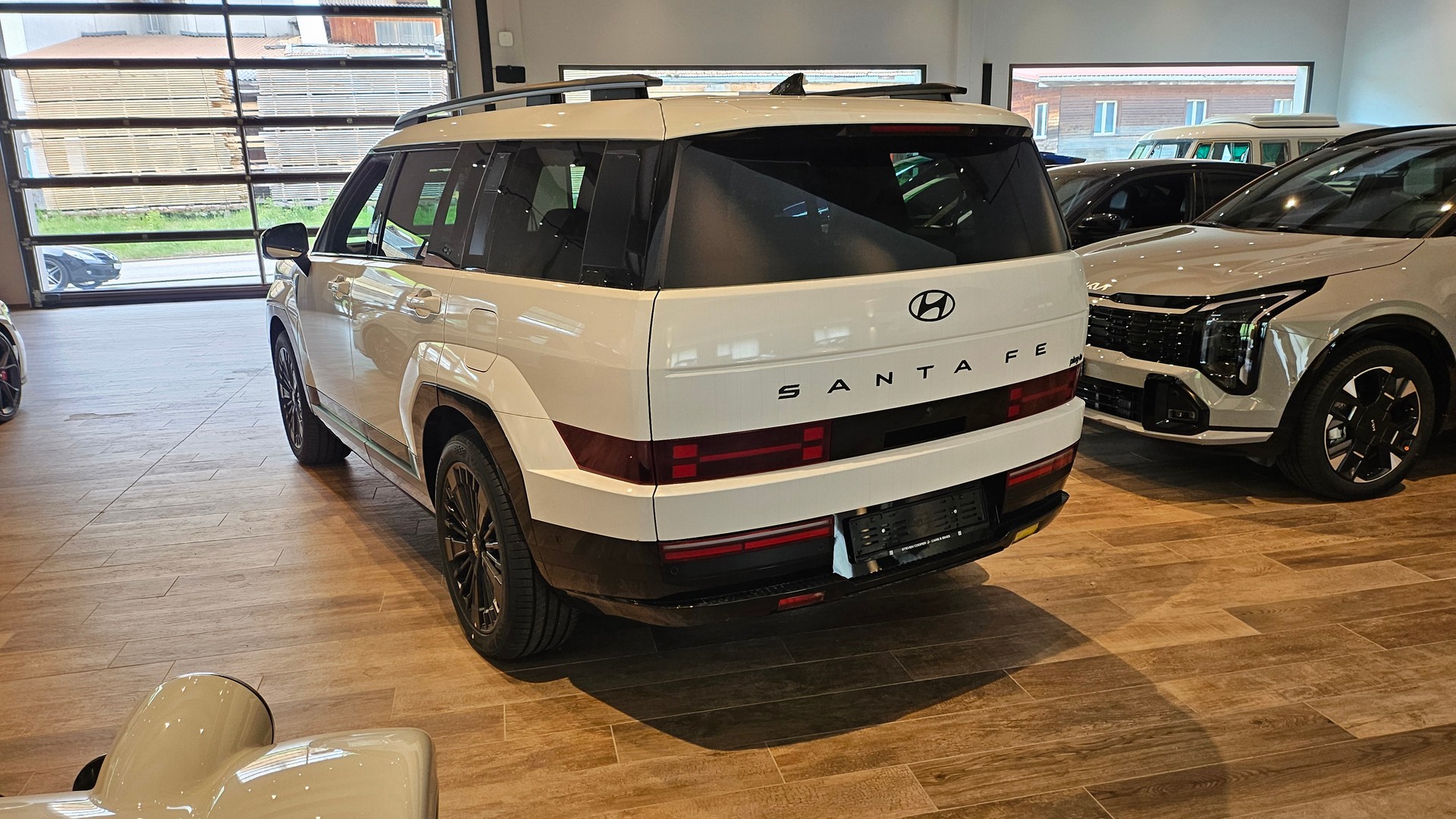HYUNDAI Santa Fe 1.6 T-GDi PHEV Calligraphy 4WD Automatic-image-9