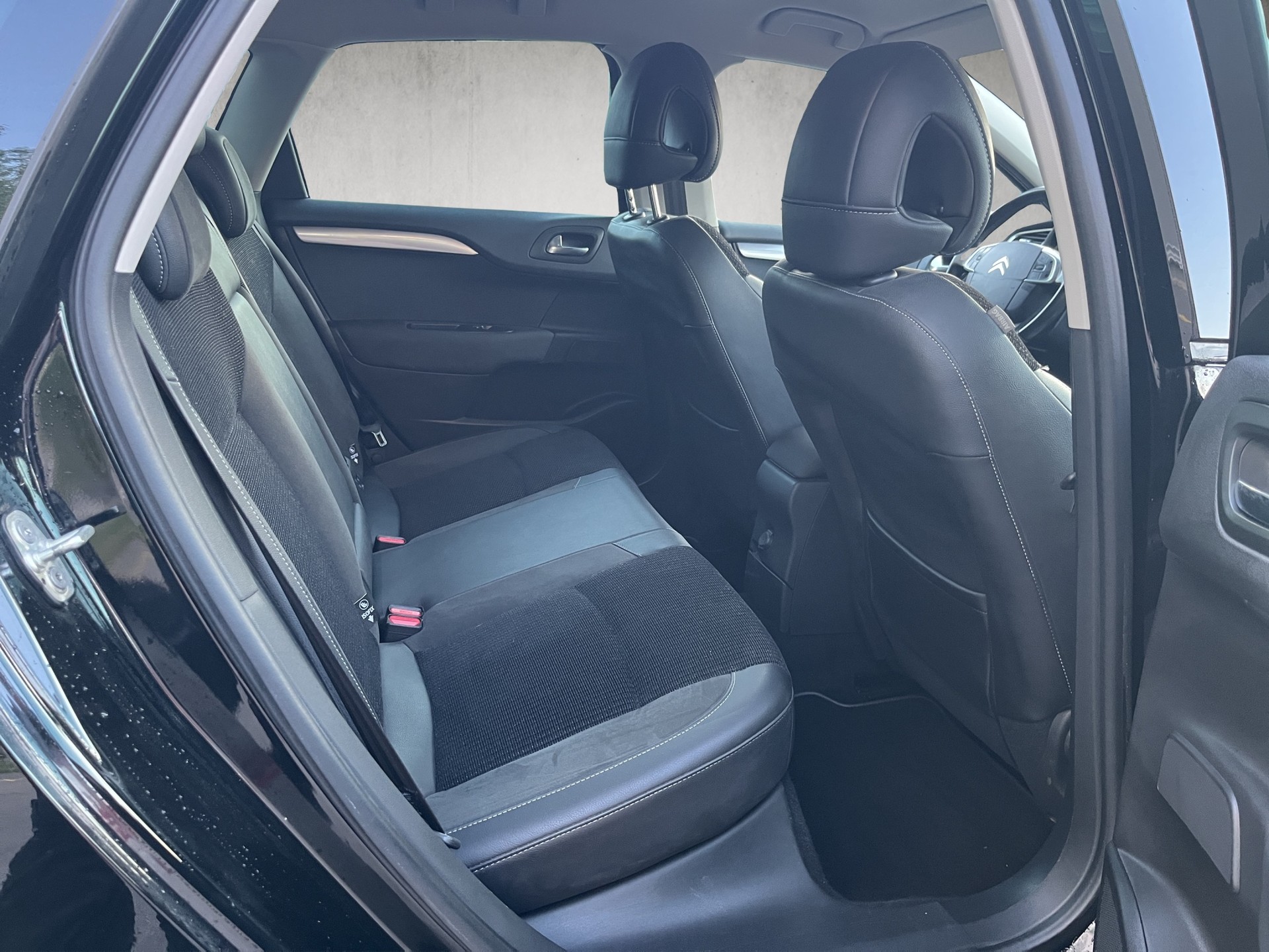 CITROEN C4 1.2 Pure Tech Shine Automatic-image-12