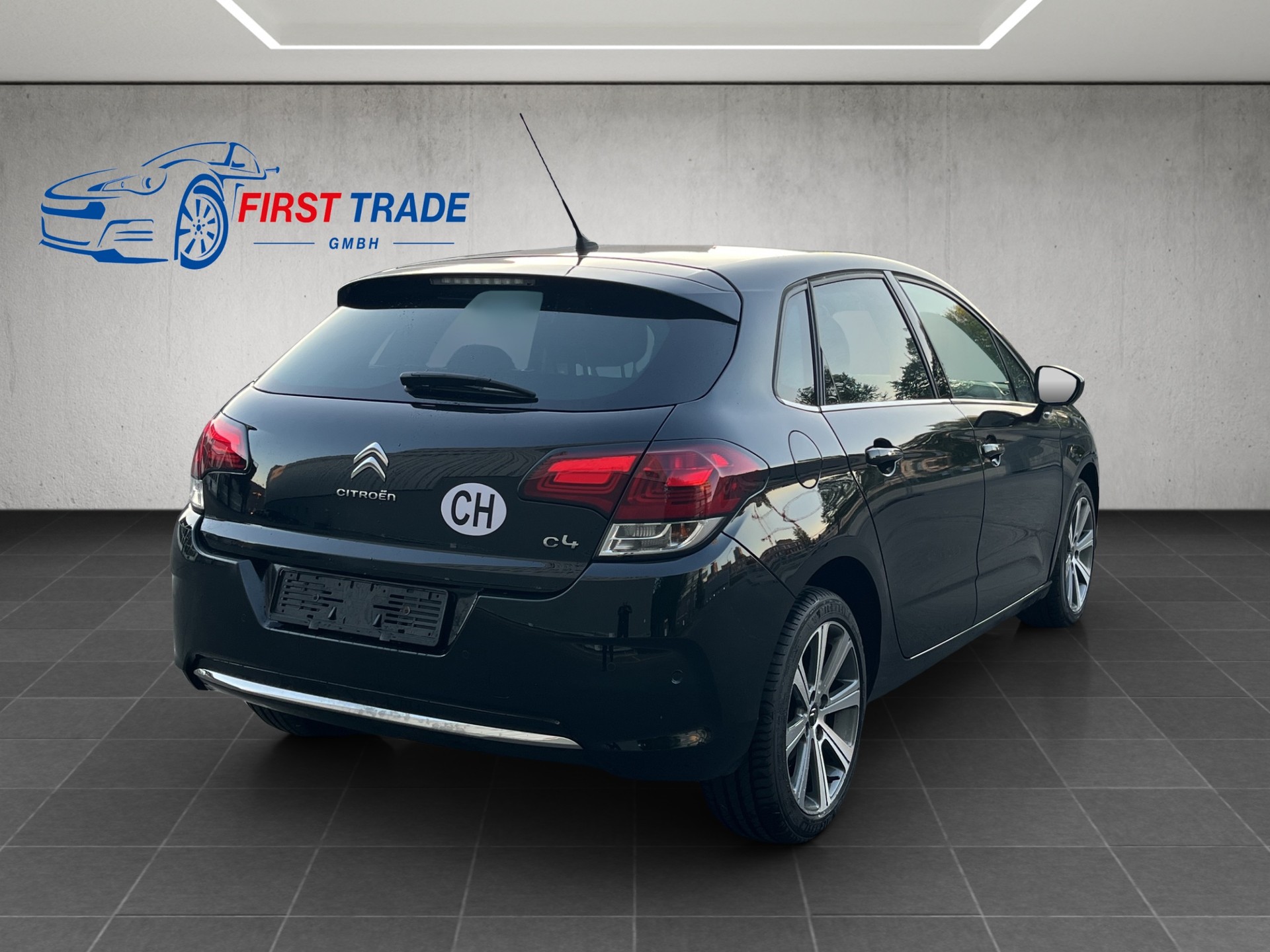 CITROEN C4 1.2 Pure Tech Shine Automatic-image-4