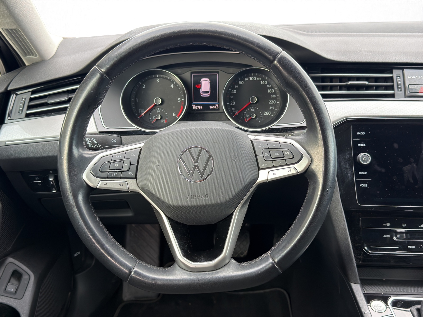 VW Passat 2.0 TDI BMT Business DSG-image-14