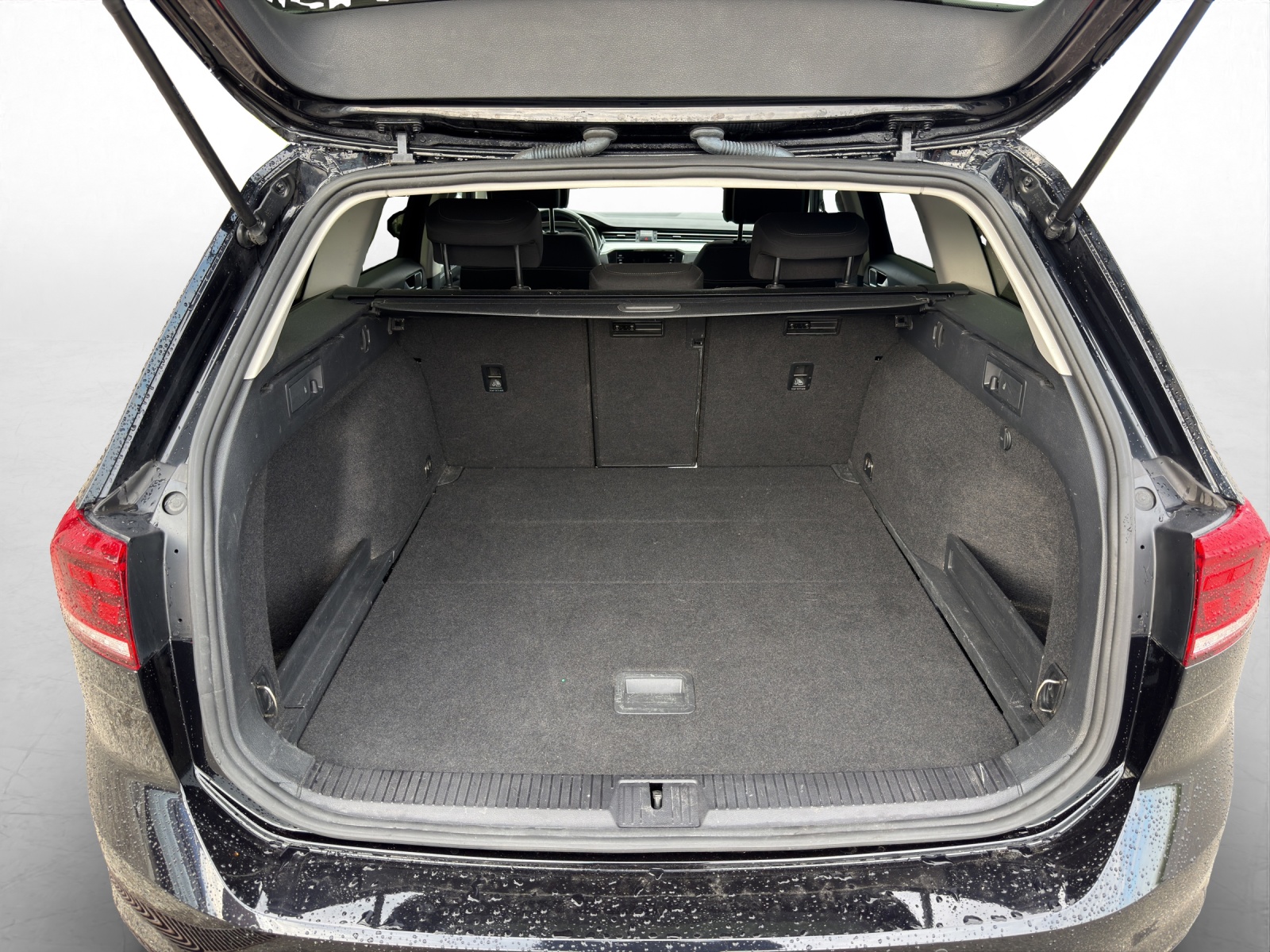 VW Passat 2.0 TDI BMT Business DSG-image-8