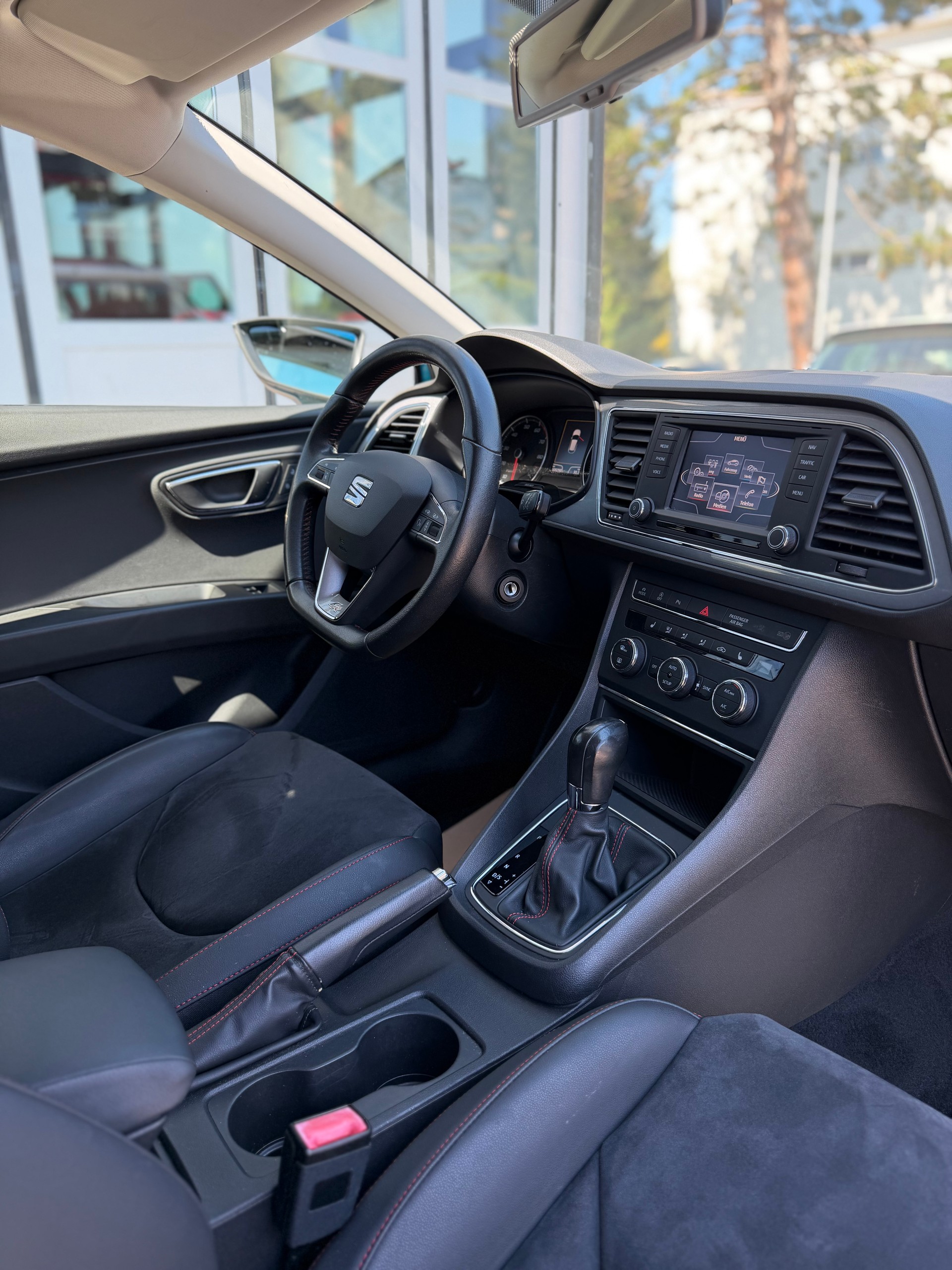 SEAT Leon 1.8 TSI FR Line DSG-image-4