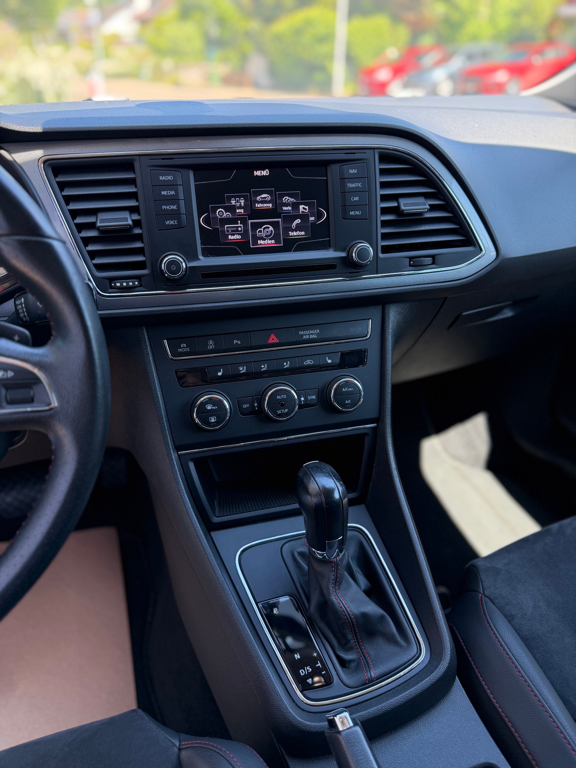 SEAT Leon 1.8 TSI FR Line DSG-image-8