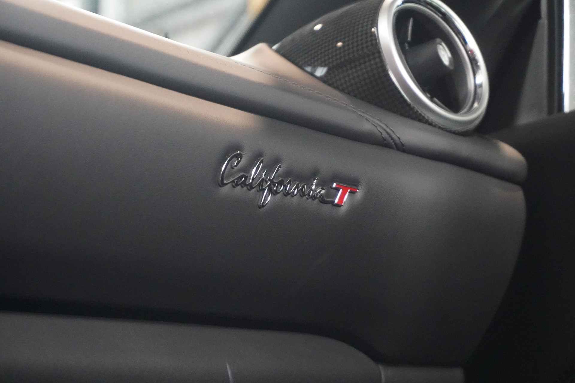 FERRARI California 3.9 V8 T-image-16