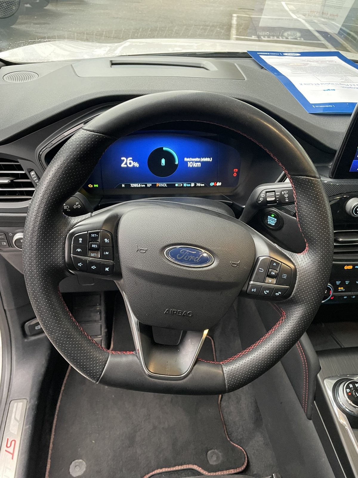 FORD Kuga 2.5 Plug-in Hybrid ST-Line X-showroom-element-3