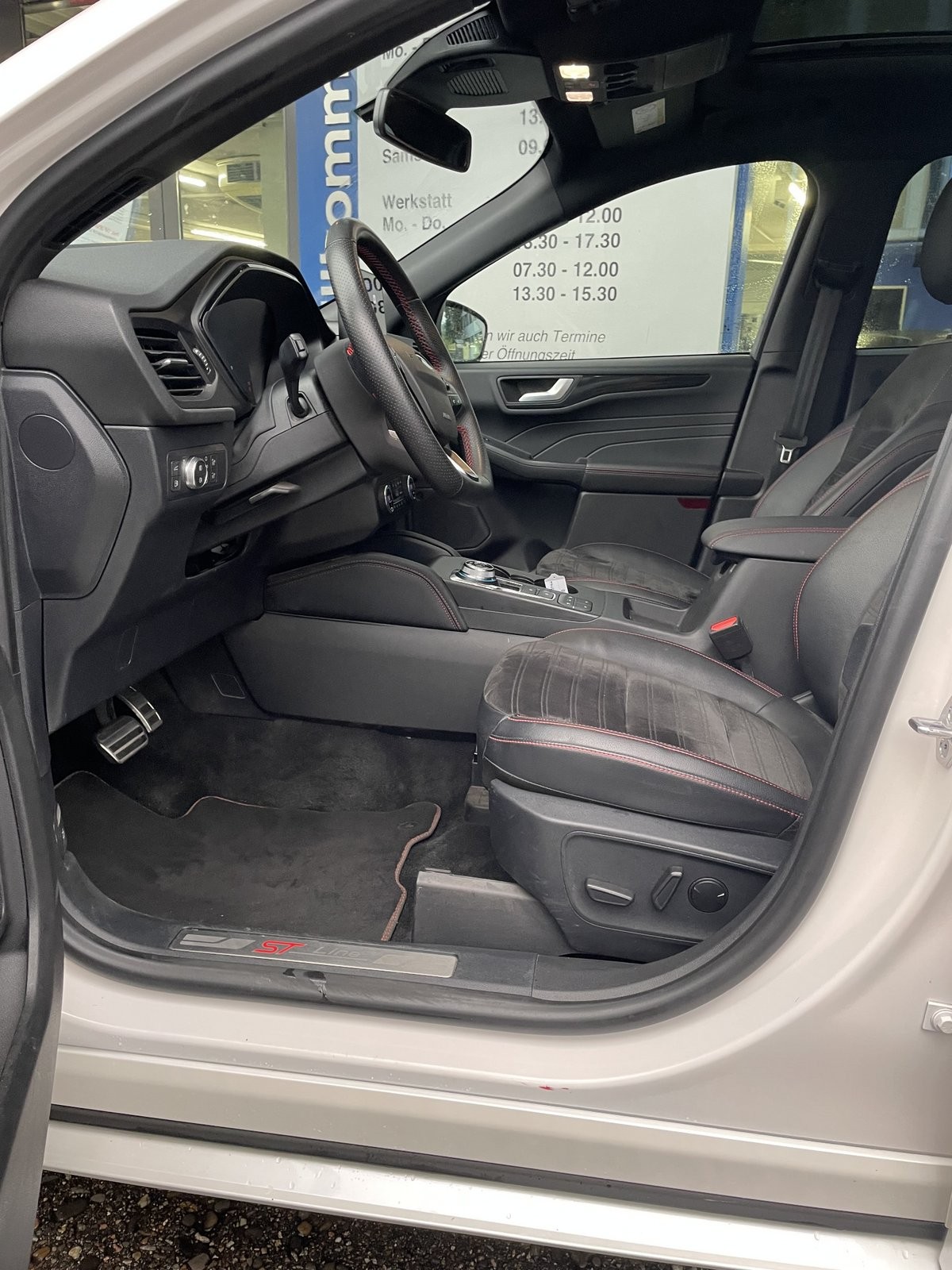 FORD Kuga 2.5 Plug-in Hybrid ST-Line X-image-4