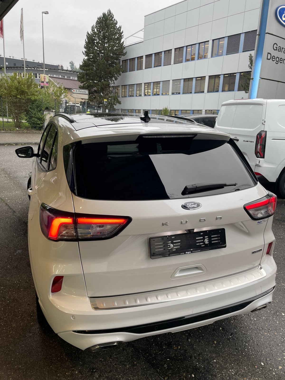 FORD Kuga 2.5 Plug-in Hybrid ST-Line X-image-24
