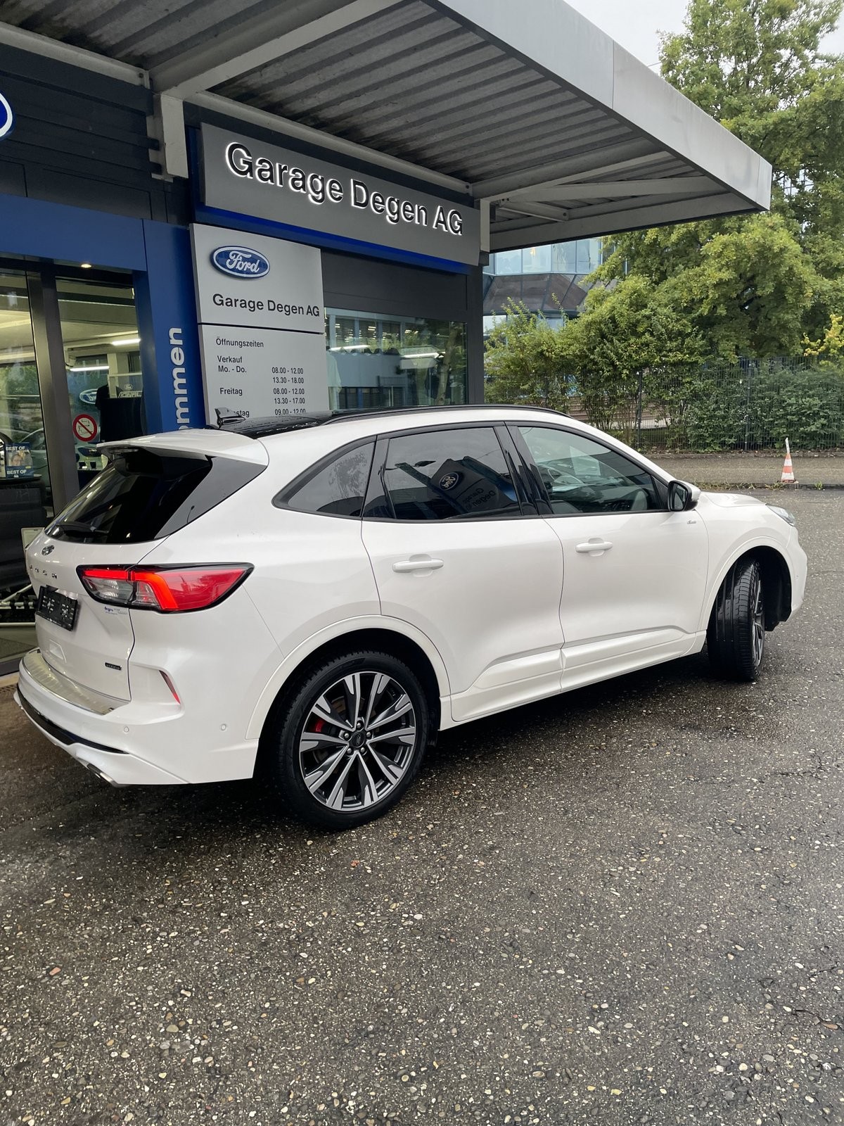 FORD Kuga 2.5 Plug-in Hybrid ST-Line X-image-30