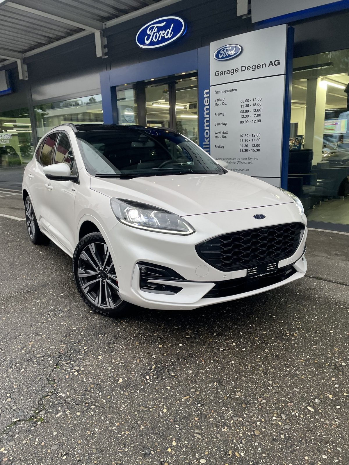 FORD Kuga 2.5 Plug-in Hybrid ST-Line X-image-14