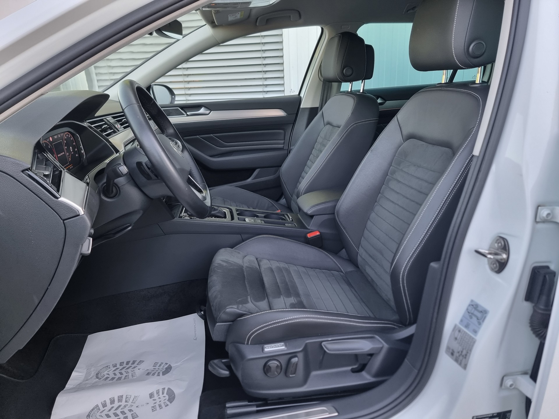 VW Passat 2.0 TDI BMT Elegance DSG-image-7