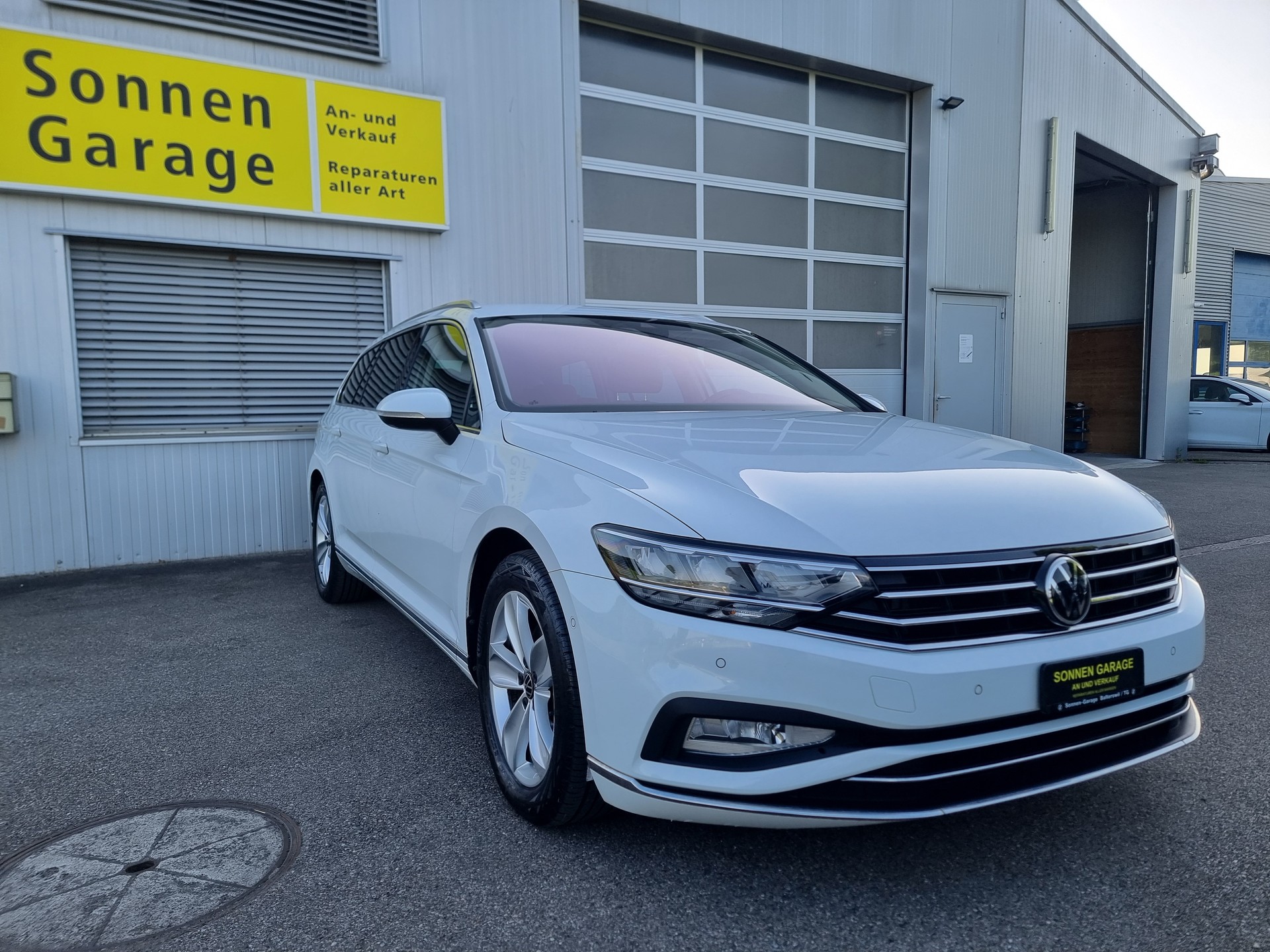 VW Passat 2.0 TDI BMT Elegance DSG-image-2