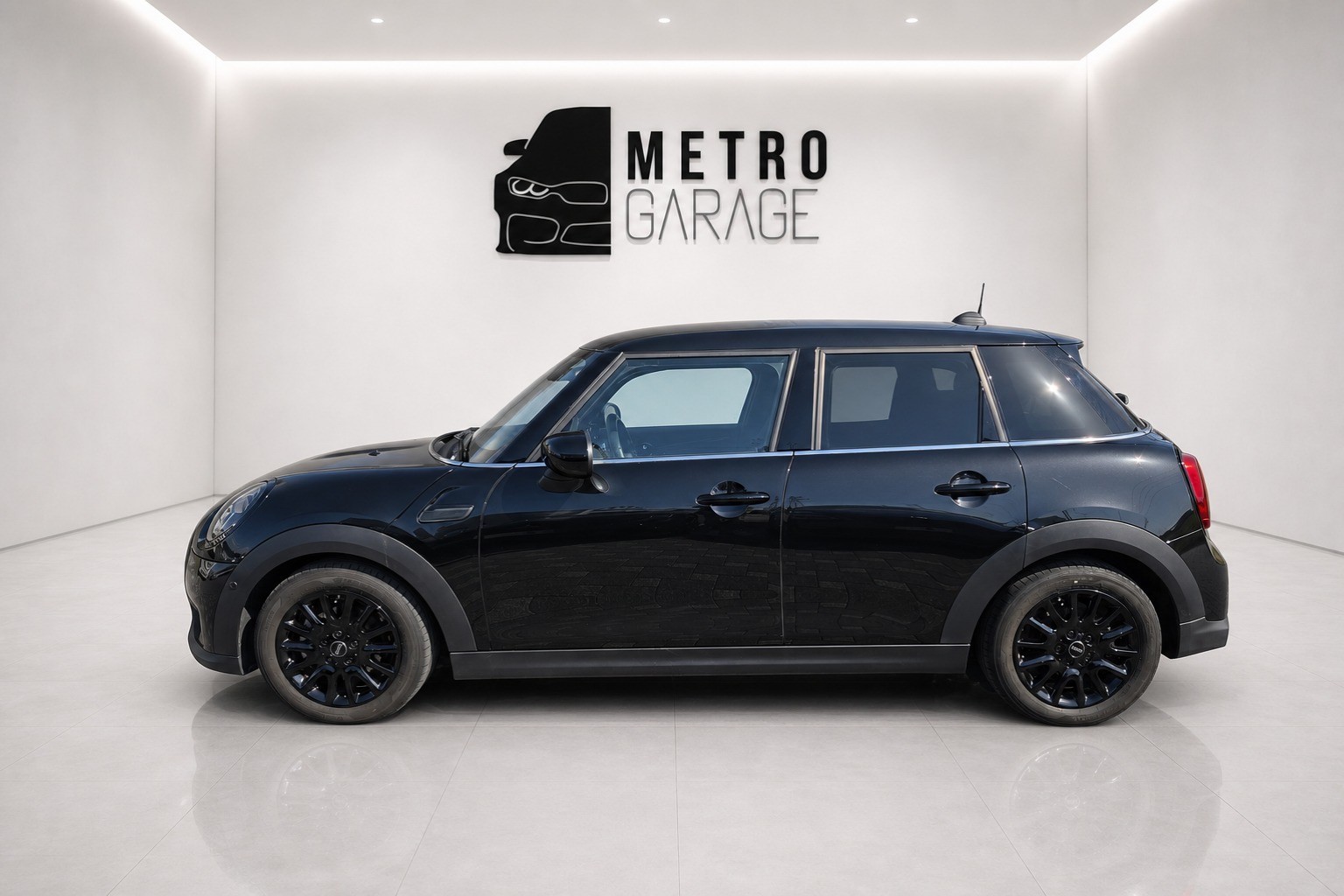 MINI Cooper Steptronic DKG-showroom-element-1