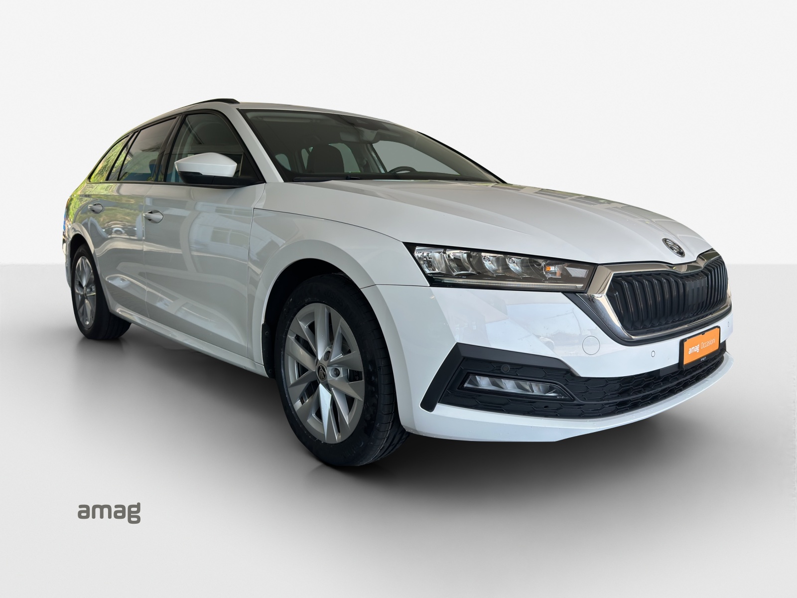 SKODA Octavia Combi 2.0 TDI DSG Ambition 4x4-image-5