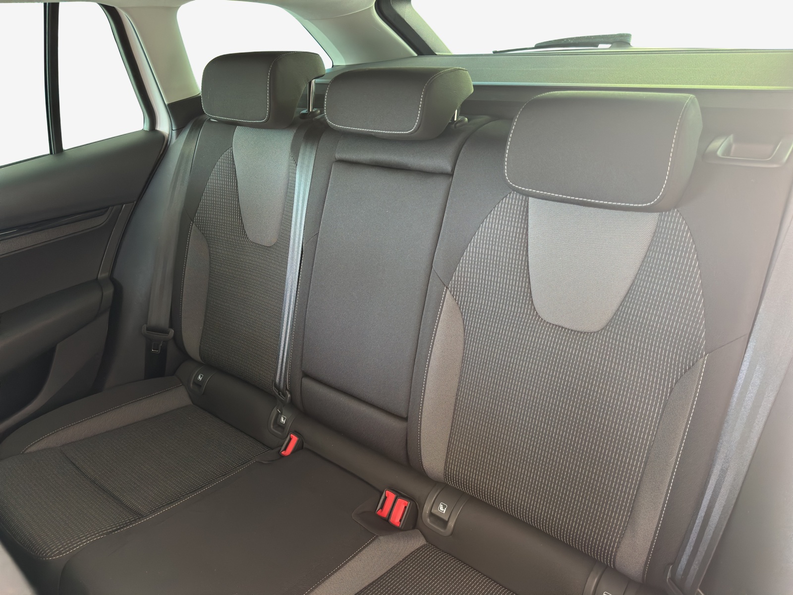SKODA Octavia Combi 2.0 TDI DSG Ambition 4x4-image-11
