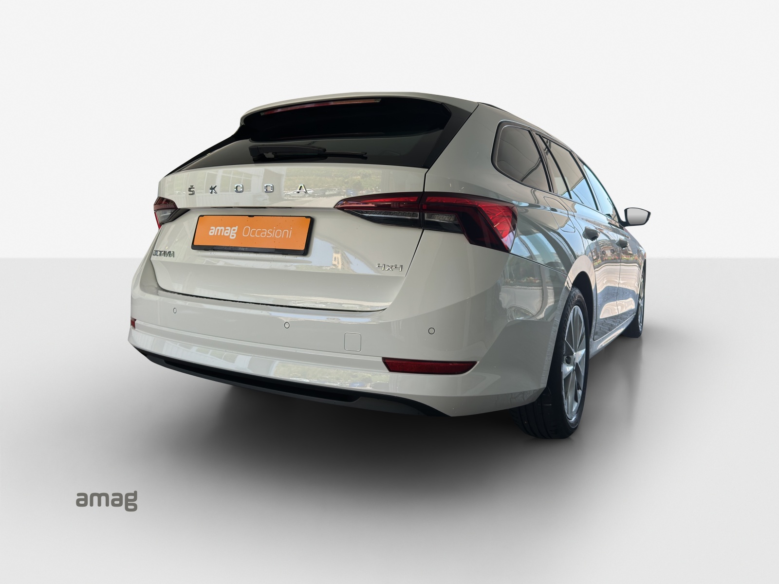 SKODA Octavia Combi 2.0 TDI DSG Ambition 4x4-image-4