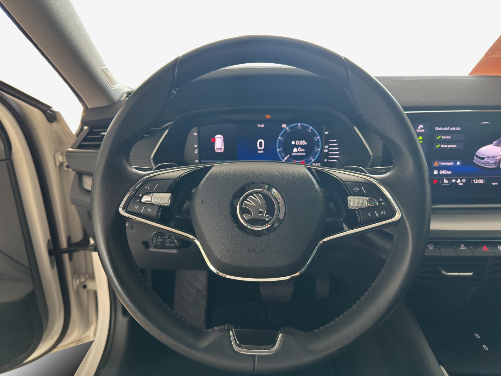 SKODA Octavia Combi 2.0 TDI DSG Ambition 4x4-image-9