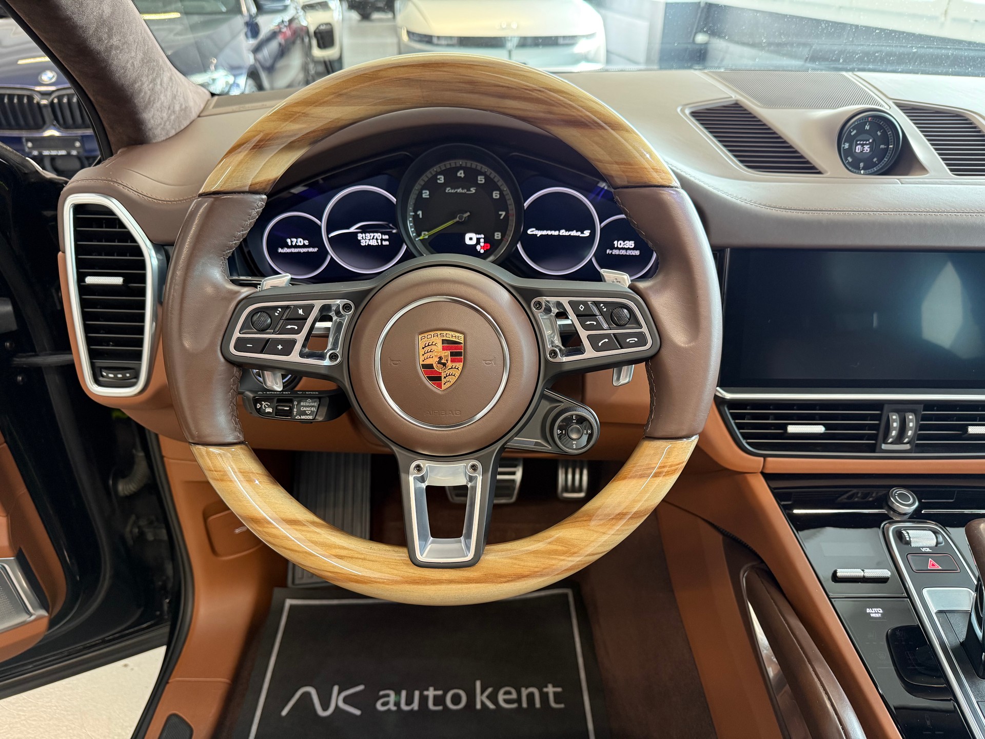 PORSCHE Cayenne Turbo S E-Hybrid-image-7