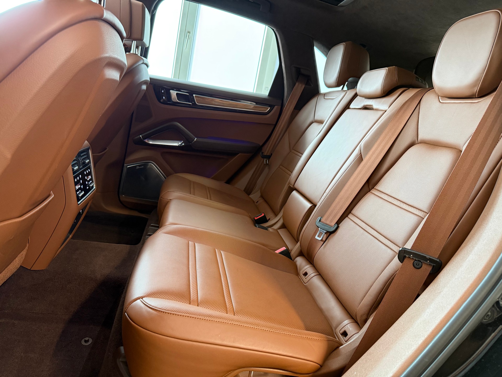 PORSCHE Cayenne Turbo S E-Hybrid-image-21