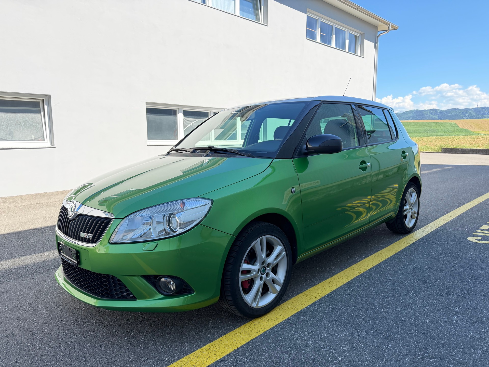 SKODA Fabia 1.4 TSI RS DSG-image-1