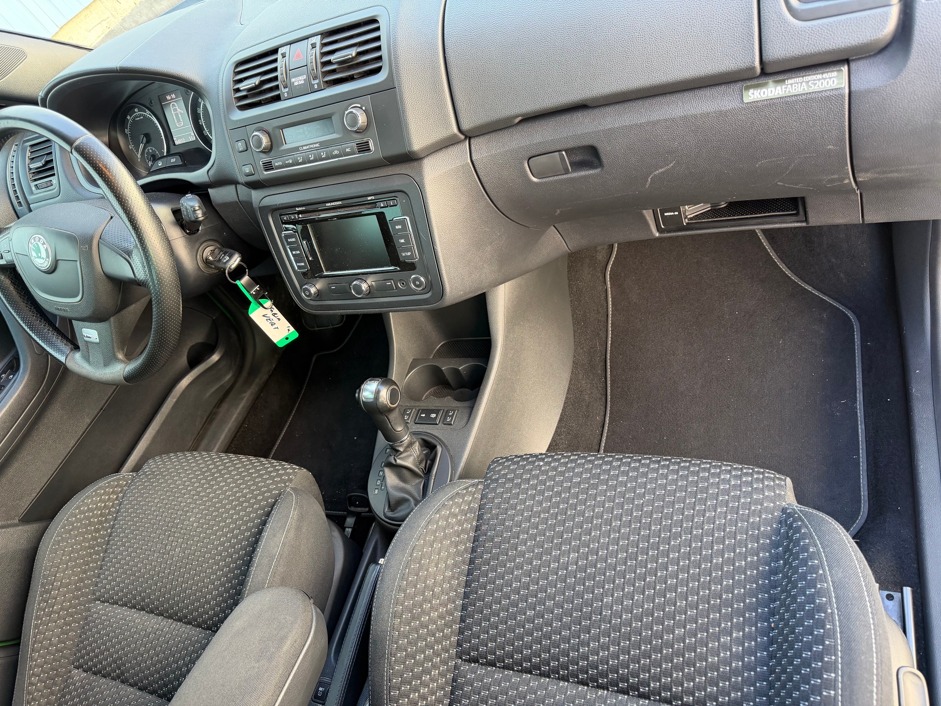 SKODA Fabia 1.4 TSI RS DSG-image-11