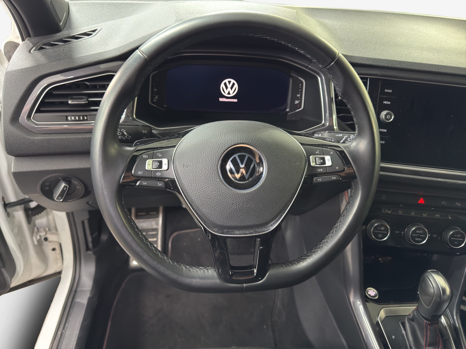 VW T-Roc 1.5 TSI EVO Sport DSG-image-0