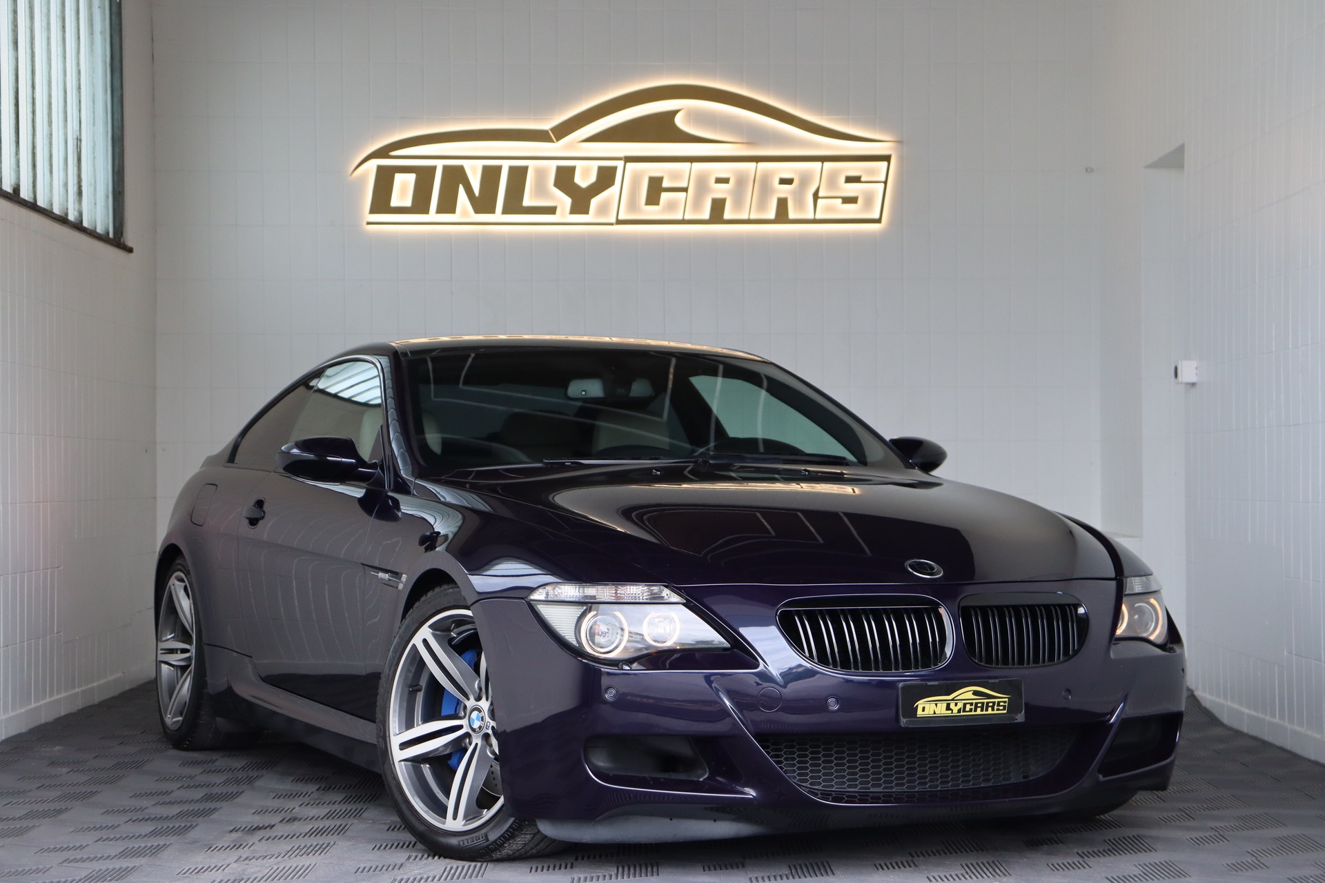 BMW M6 ** ONYX BLAU INDIVIDUAL ** VOLLE SERVICEHISTORIE **-image-0