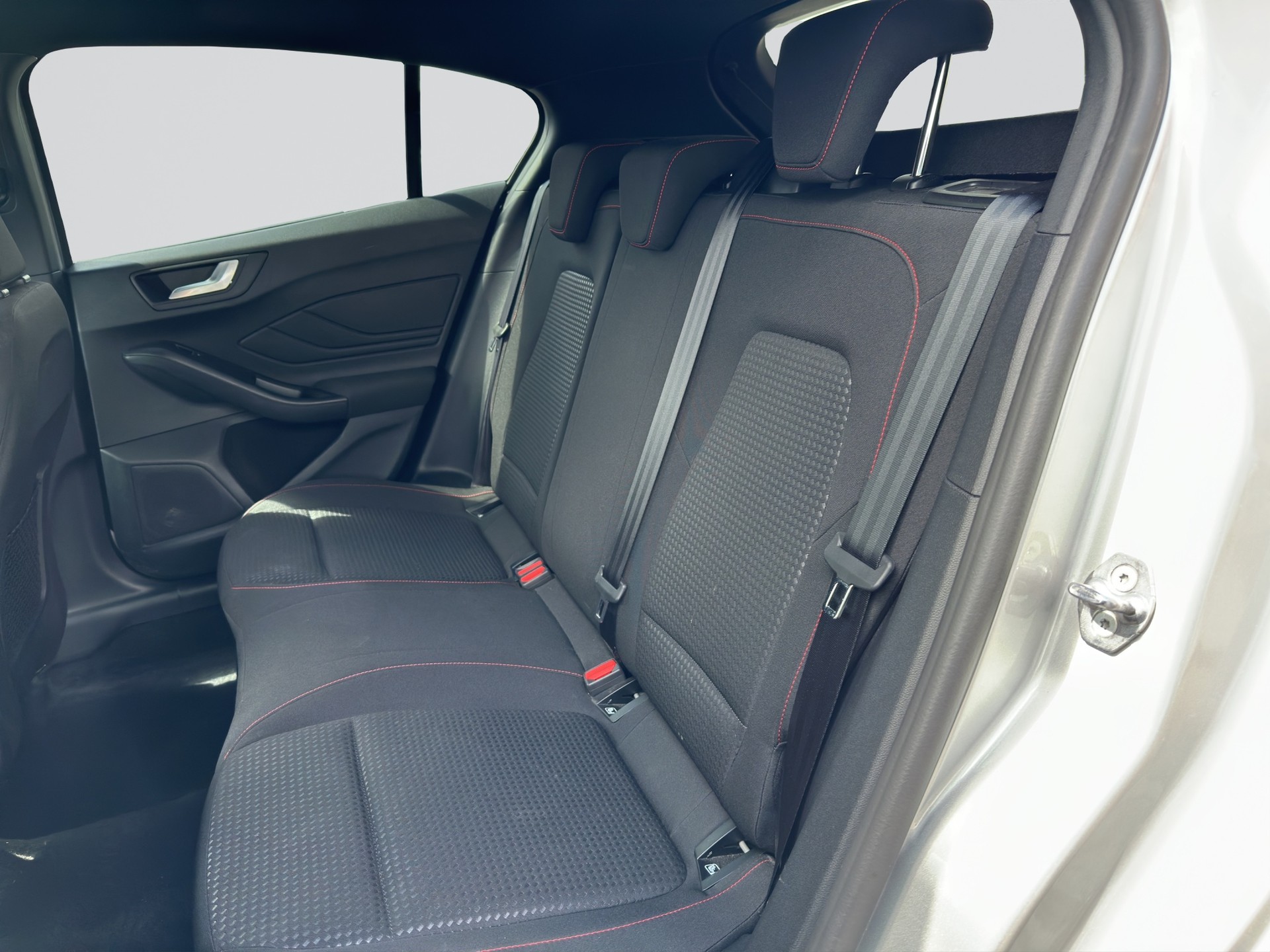 FORD Focus 1.5 TDCi EcoBlue ST-Line Automatic-image-7