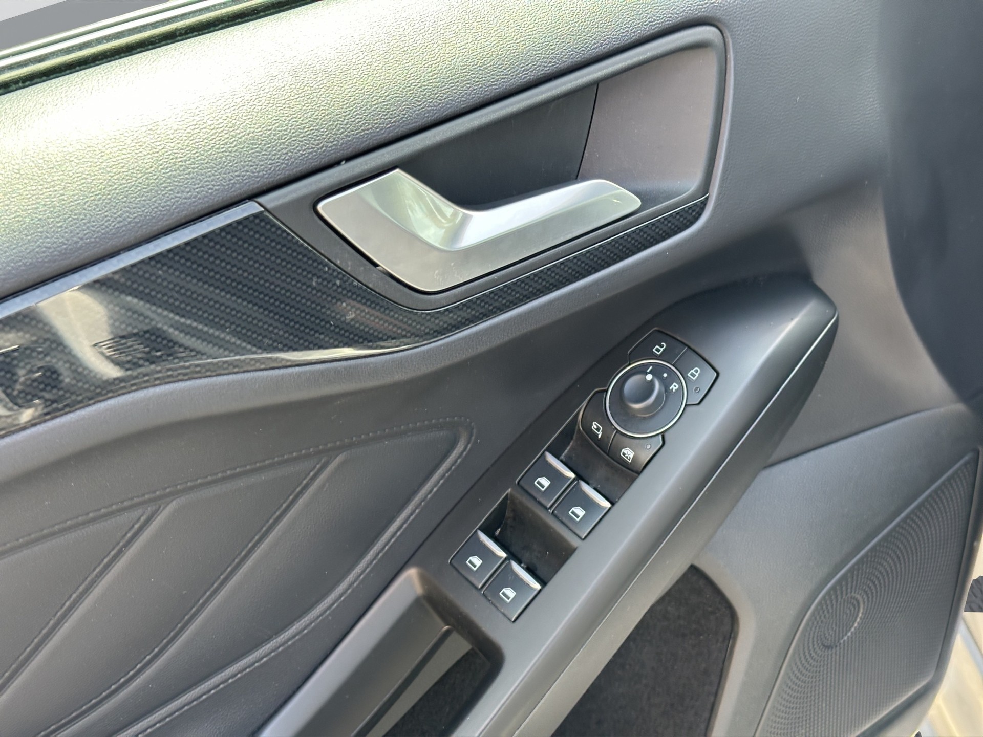 FORD Focus 1.5 TDCi EcoBlue ST-Line Automatic-image-8
