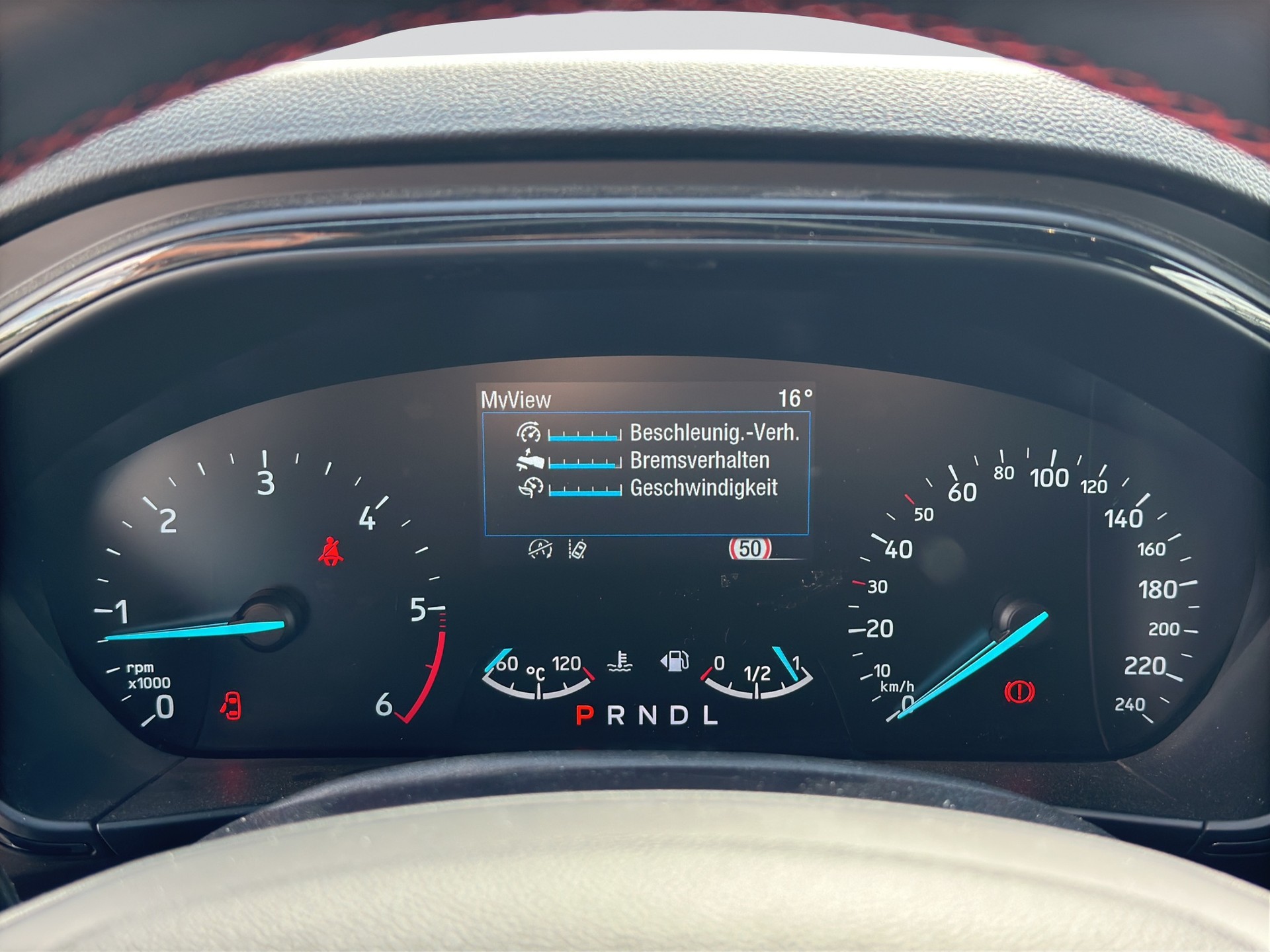 FORD Focus 1.5 TDCi EcoBlue ST-Line Automatic-image-10