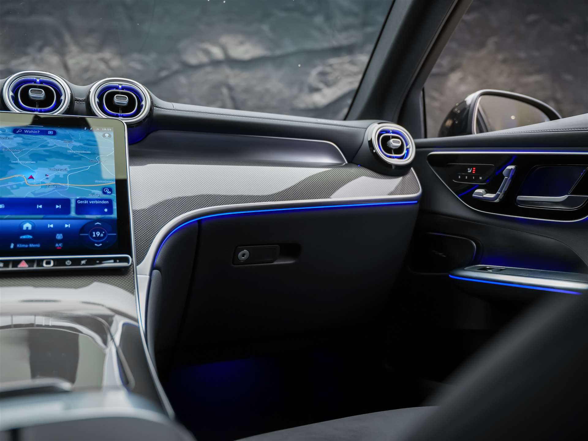 MERCEDES-BENZ GLC 220 d AMG Line 4matic *Digital Light*360° Kamera*Assistenzpaket*-image-19