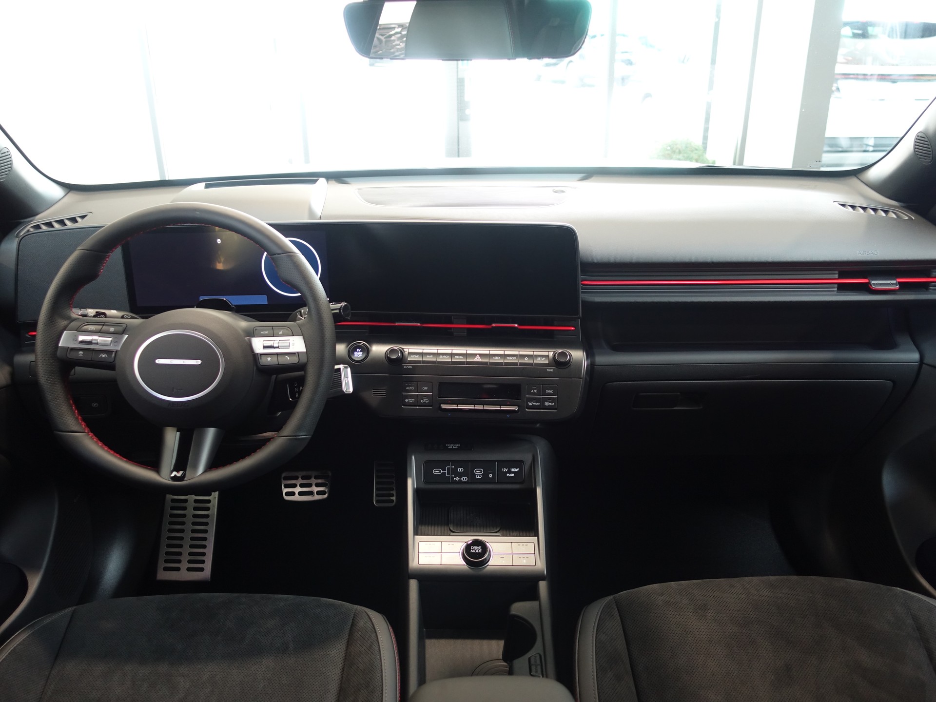 HYUNDAI Kona EV 65.4 kWh N Line-image-10