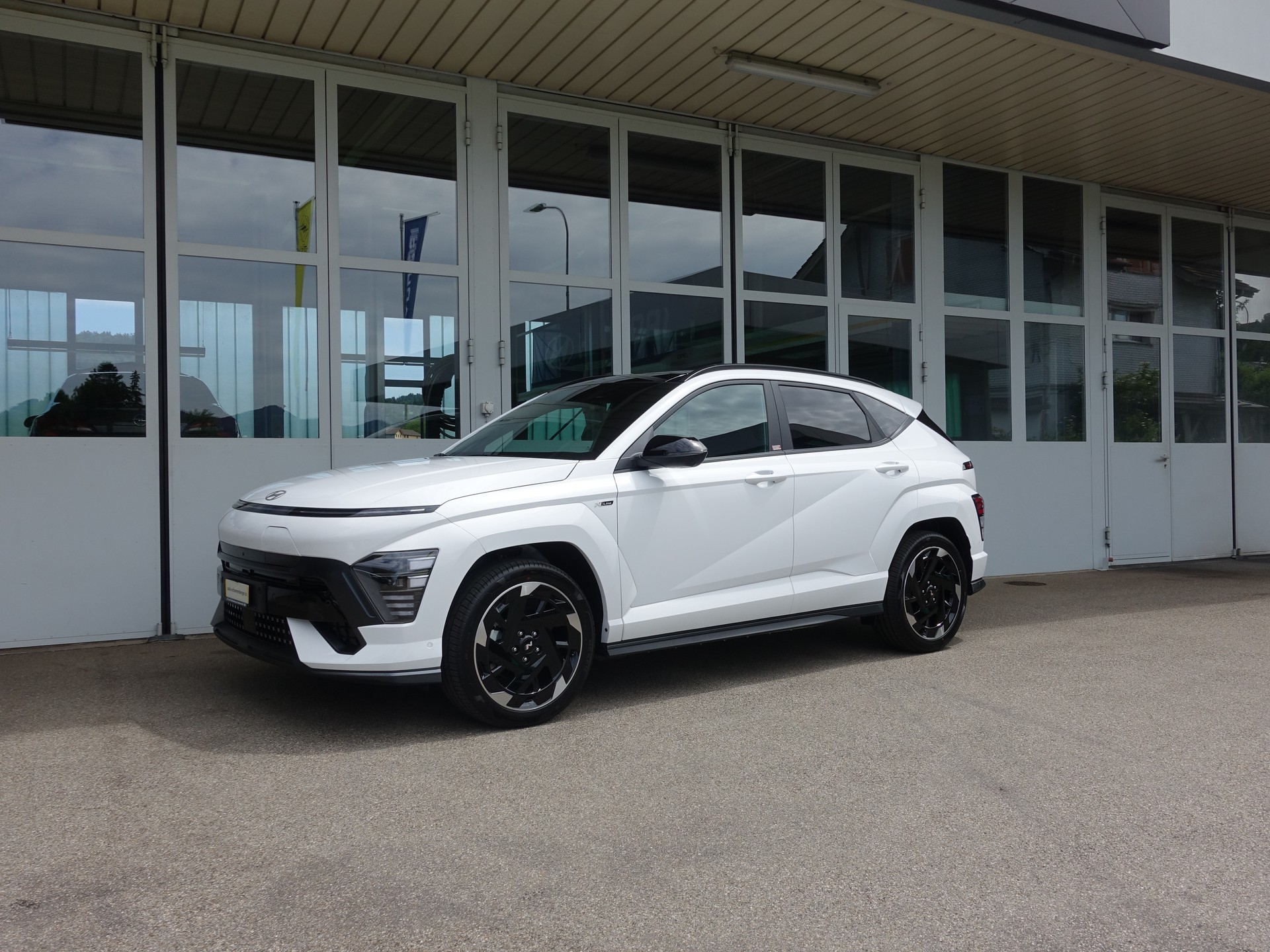 HYUNDAI Kona EV 65.4 kWh N Line-image-18
