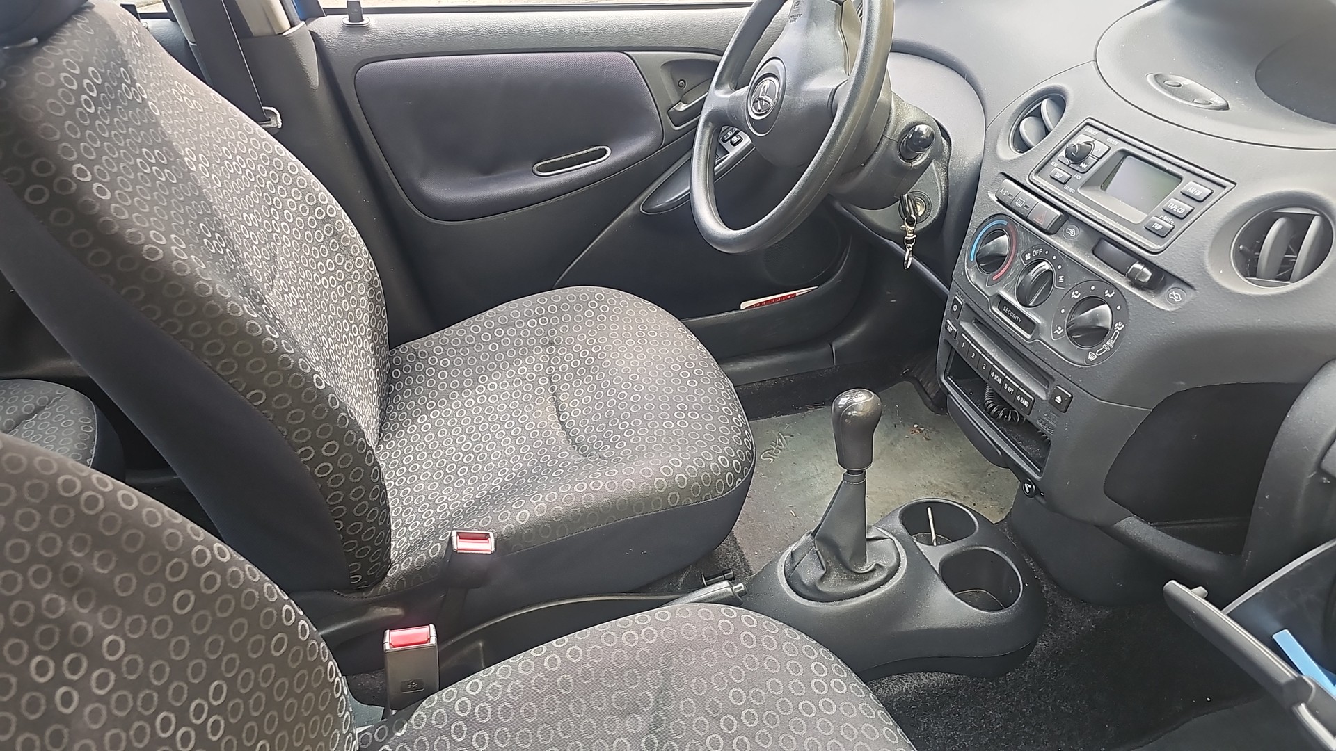 TOYOTA Yaris 1.3 Linea Luna-image-9