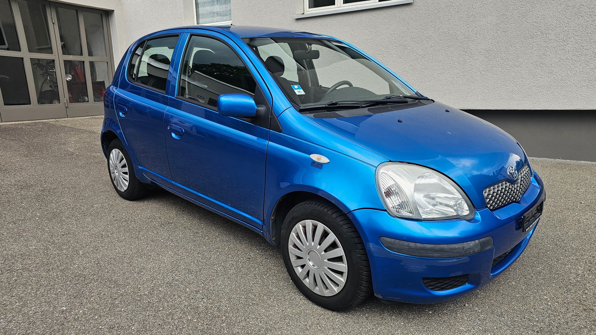 TOYOTA Yaris 1.3 Linea Luna-image-2