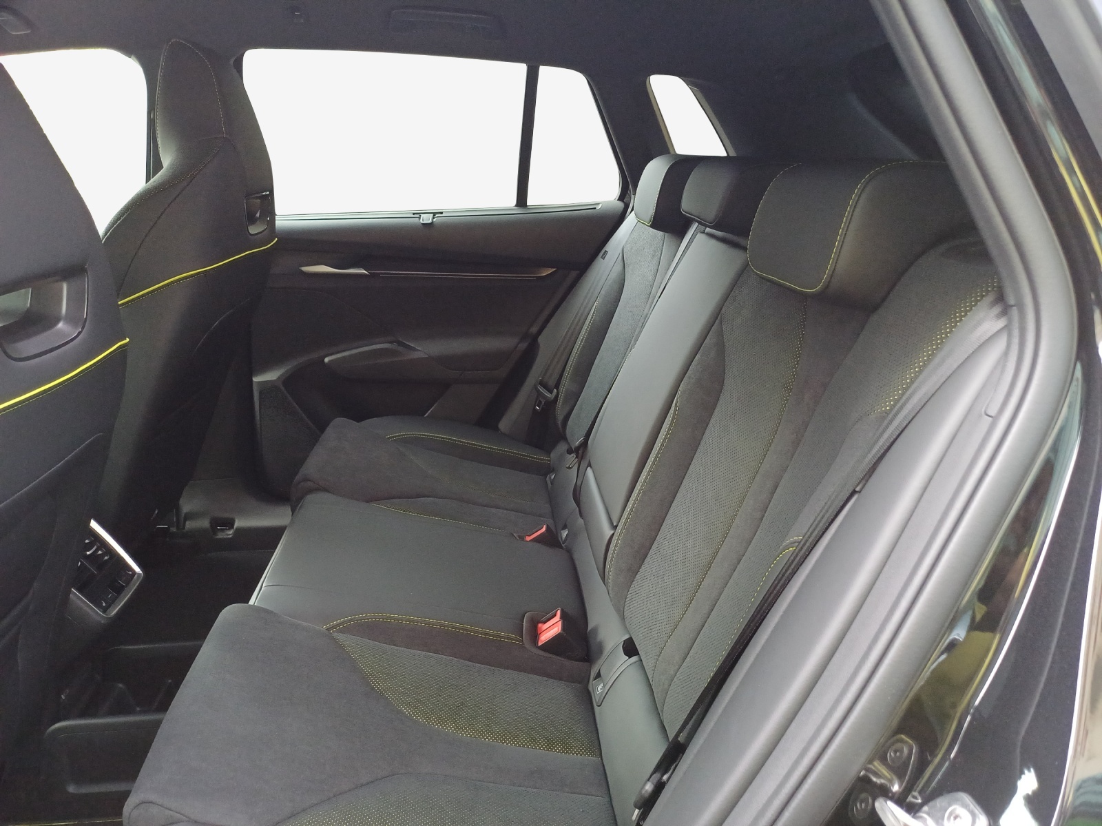 SKODA Elroq RS 4x4-image-11