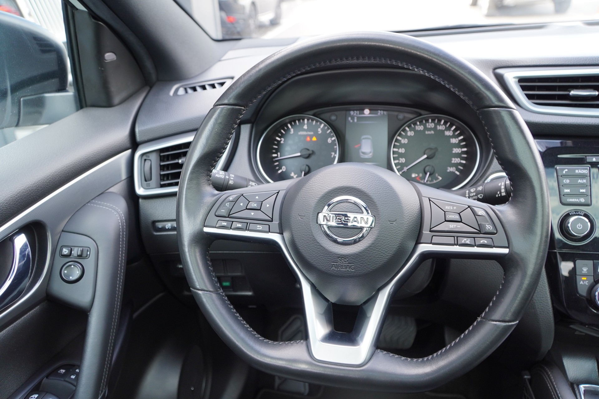 NISSAN Qashqai 1.2 DIG-T tekna+ Xtronic CVT-image-16