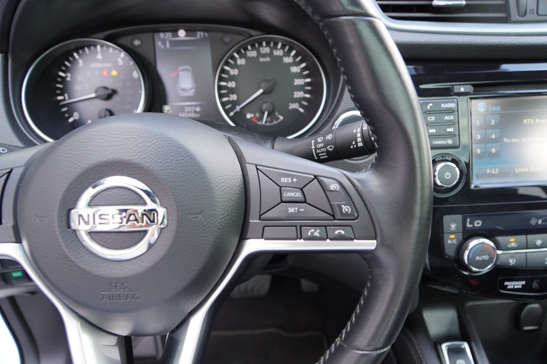 NISSAN Qashqai 1.2 DIG-T tekna+ Xtronic CVT-image-26