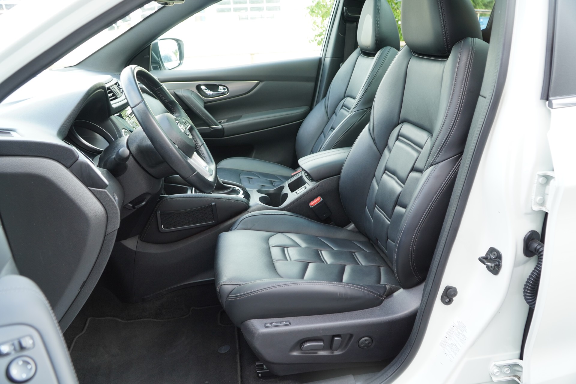 NISSAN Qashqai 1.2 DIG-T tekna+ Xtronic CVT-image-19