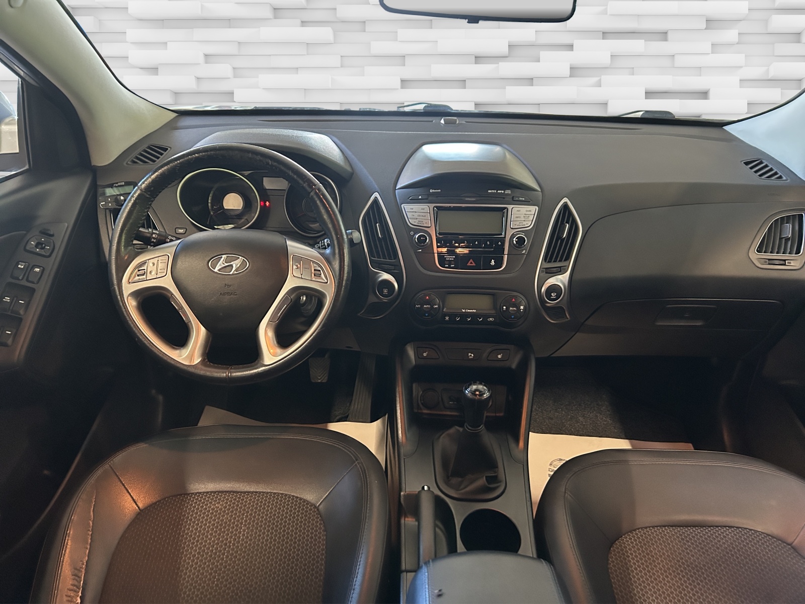 HYUNDAI iX 35 2.0 Comfort 4WD-image-10