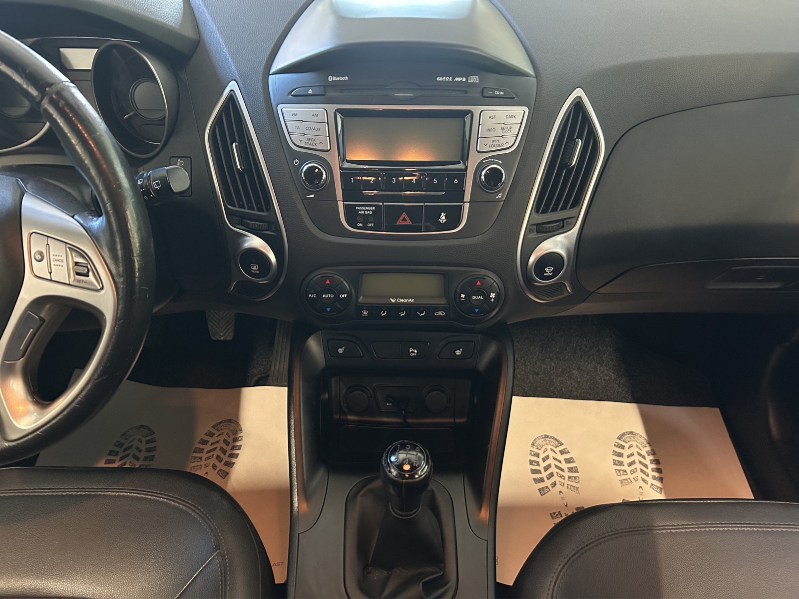 HYUNDAI iX 35 2.0 Comfort 4WD-image-11