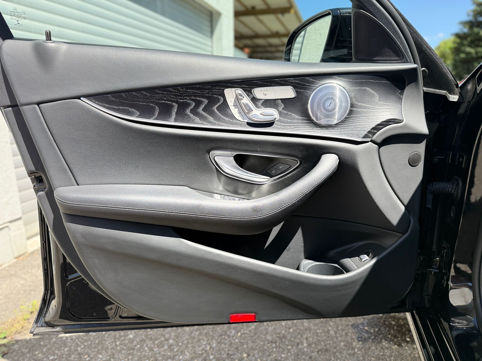 MERCEDES-BENZ E 200 Avantgarde 4matic-image-6