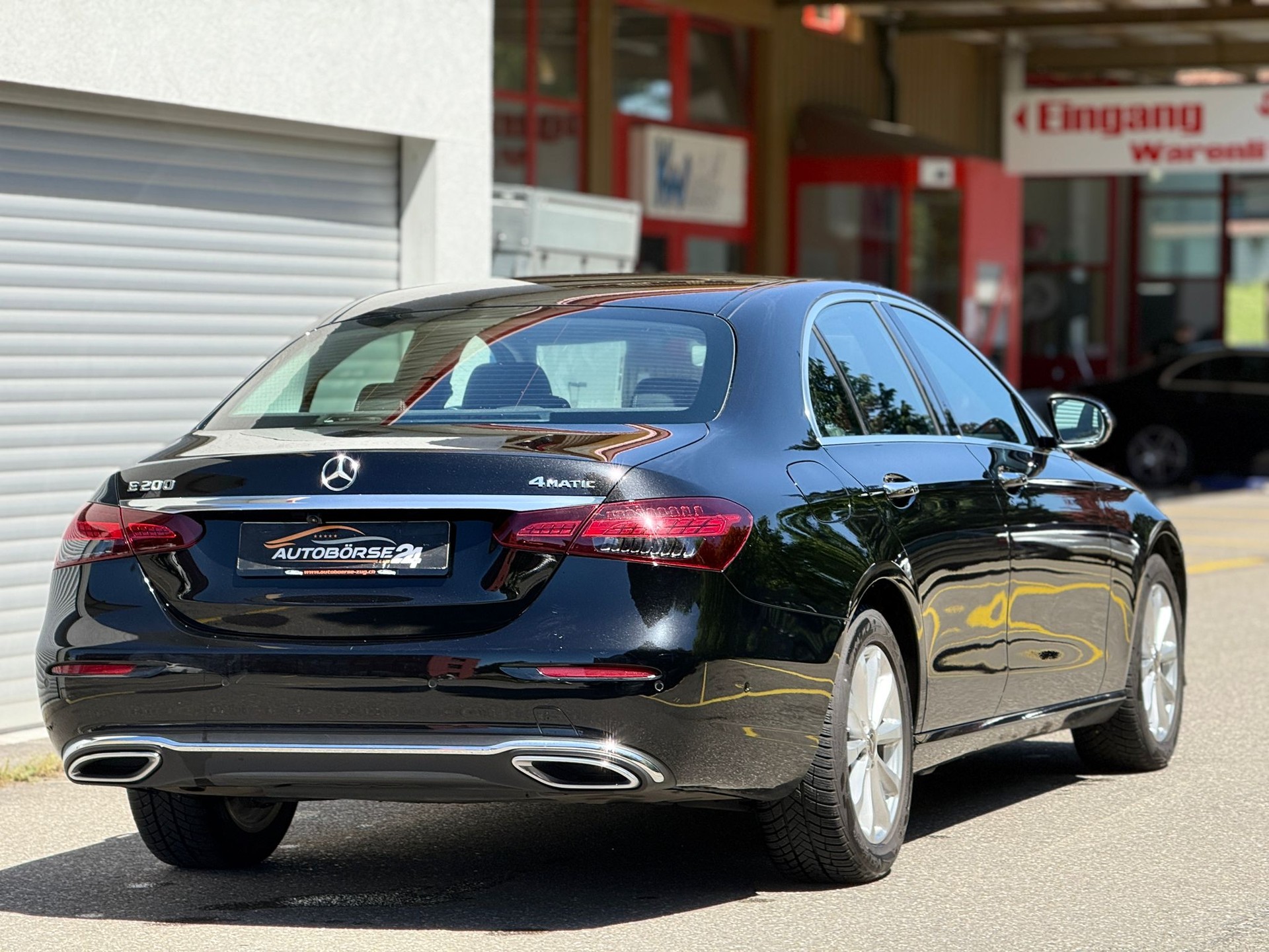 MERCEDES-BENZ E 200 Avantgarde 4matic-image-4