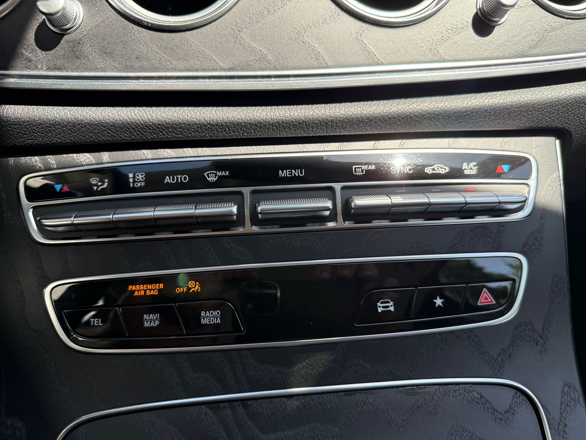MERCEDES-BENZ E 200 Avantgarde 4matic-image-21