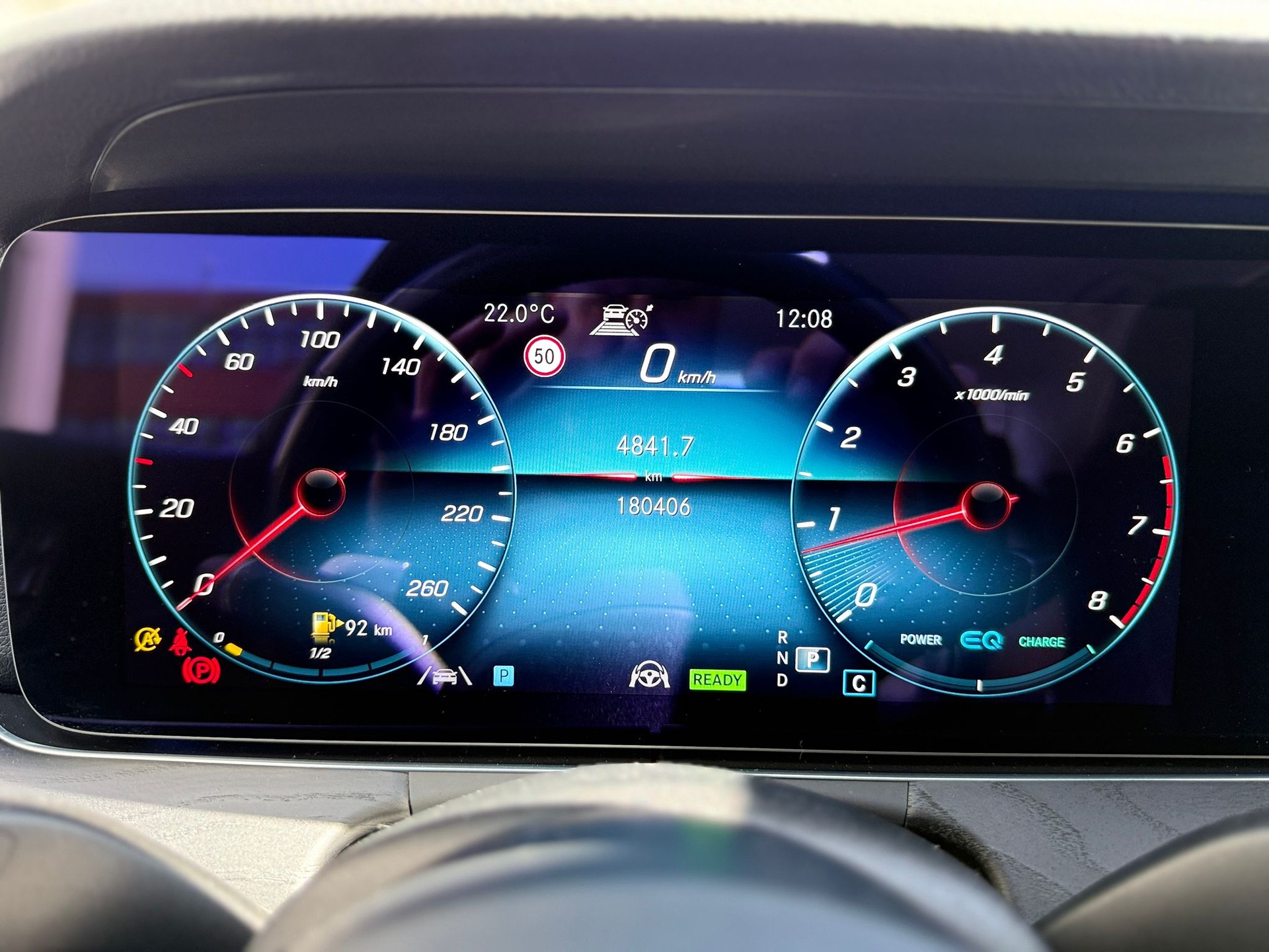 MERCEDES-BENZ E 200 Avantgarde 4matic-image-11