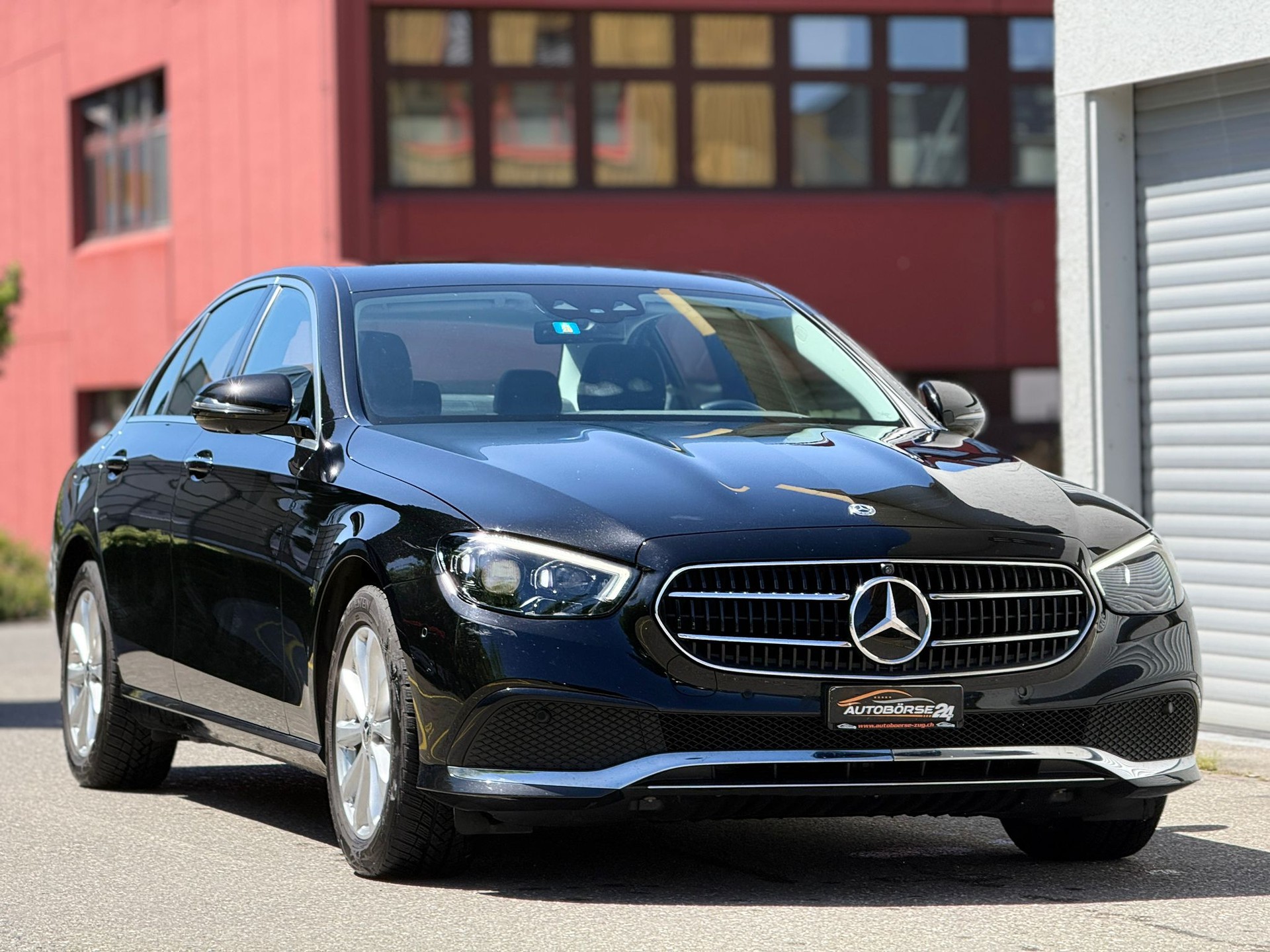 MERCEDES-BENZ E 200 Avantgarde 4matic-image-1