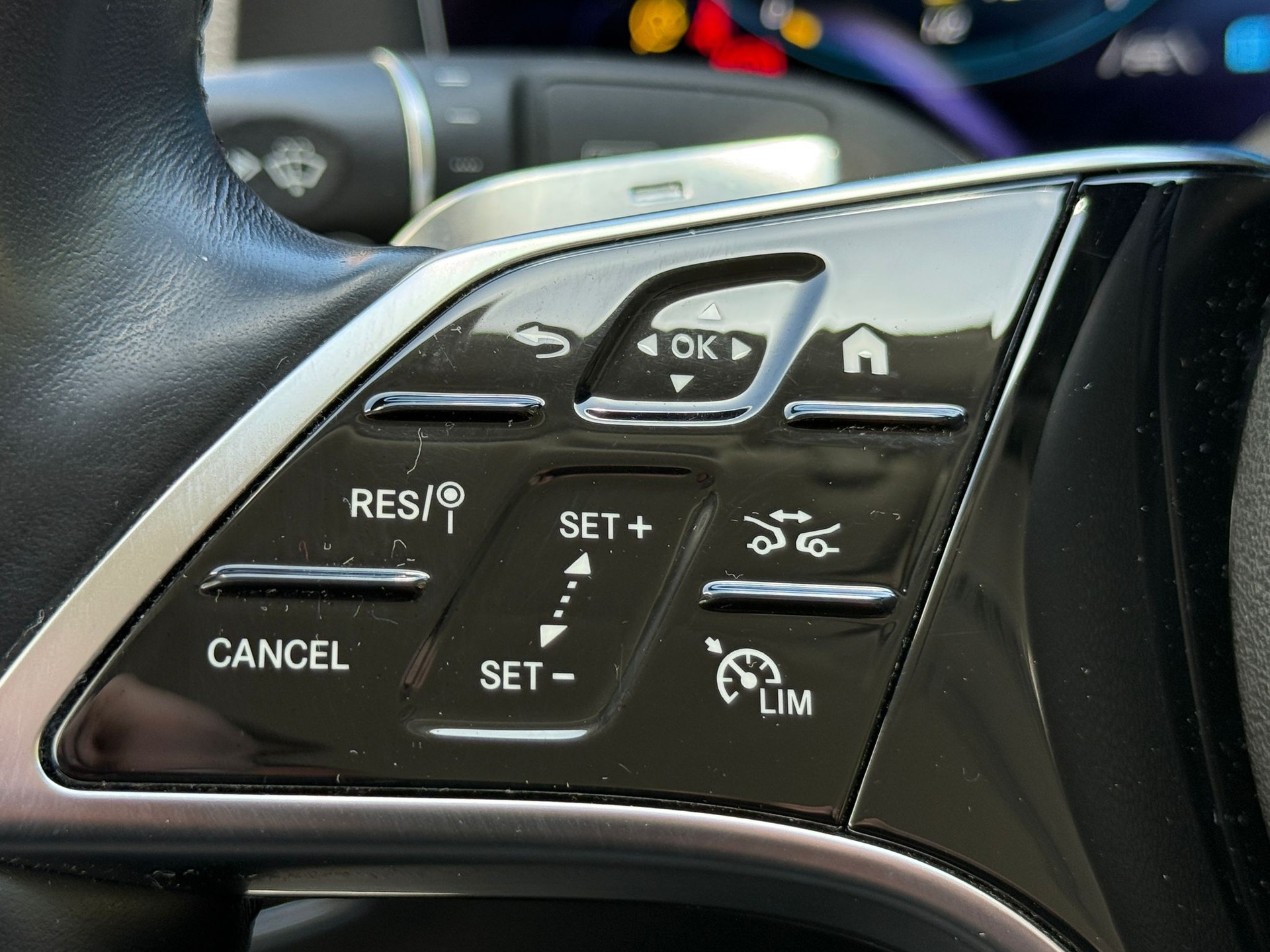 MERCEDES-BENZ E 200 Avantgarde 4matic-image-19