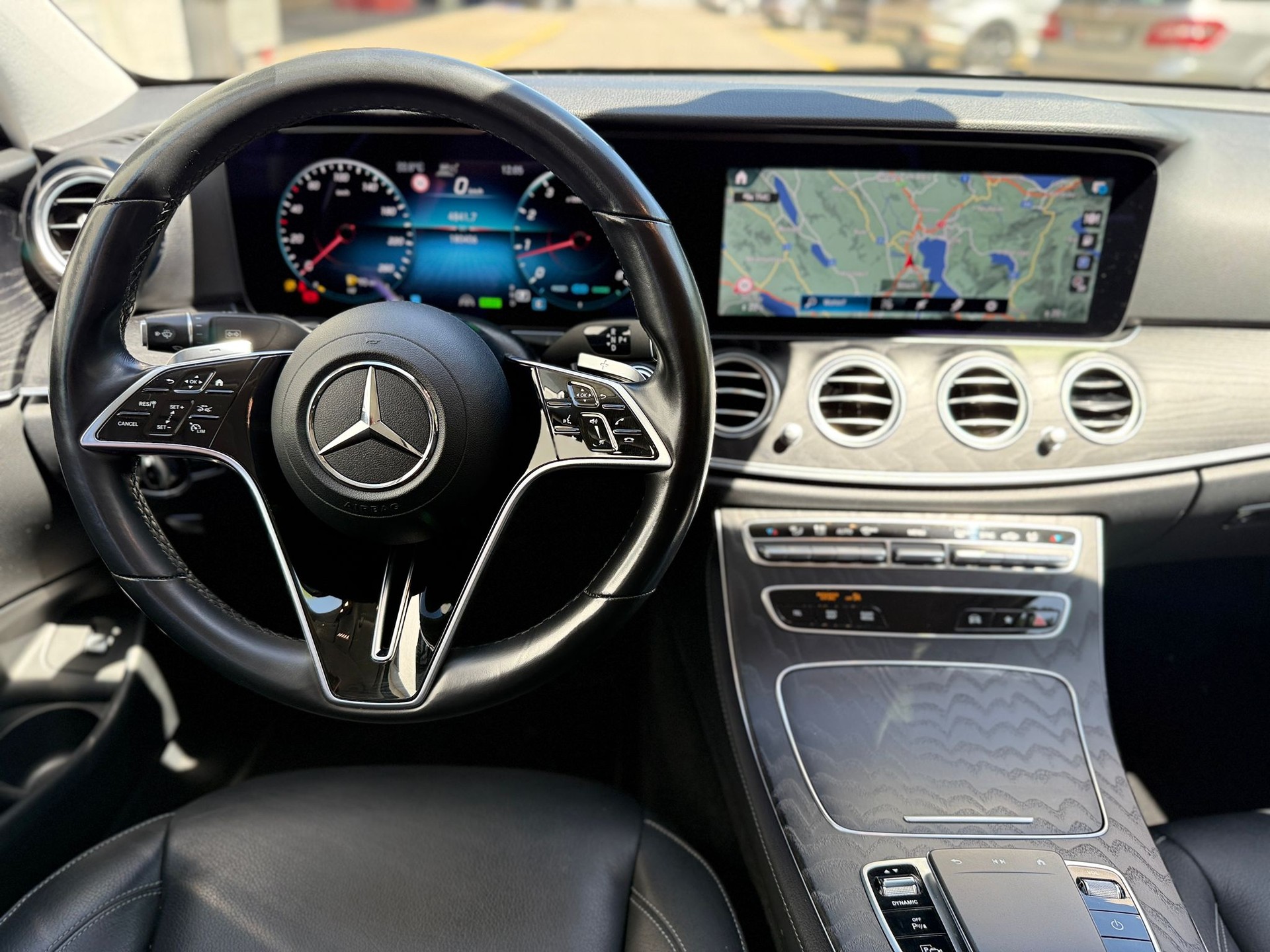 MERCEDES-BENZ E 200 Avantgarde 4matic-image-10